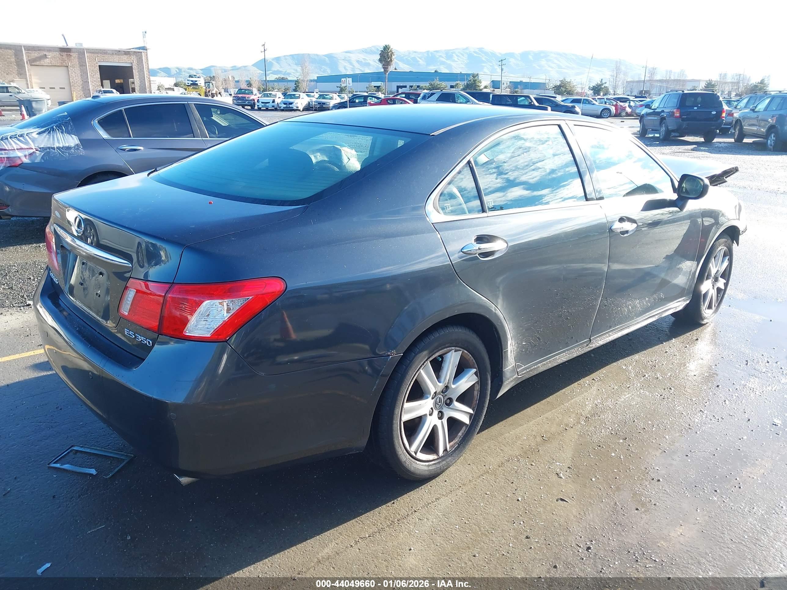 LEXUS ES image 4
