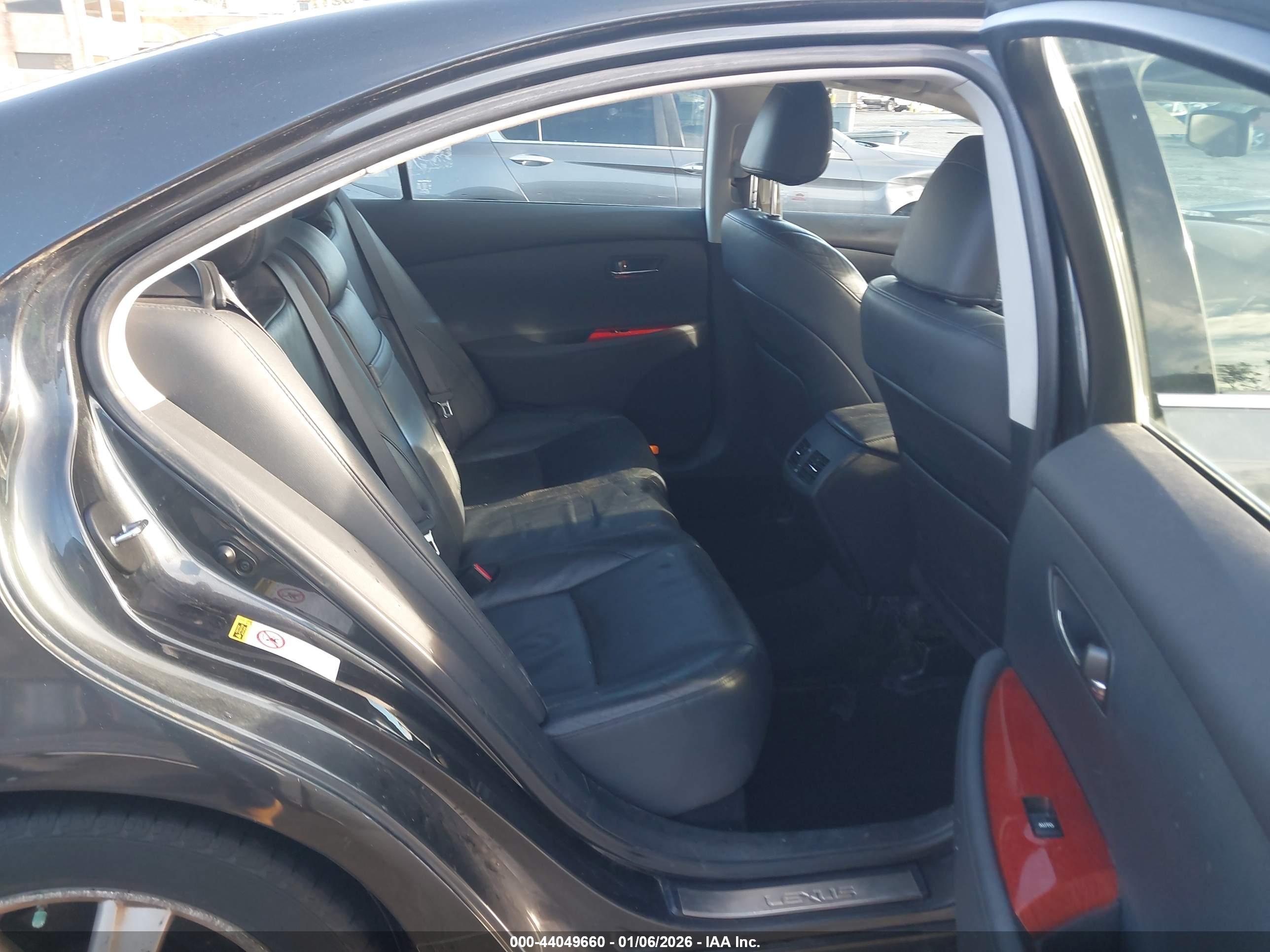 LEXUS ES image 8