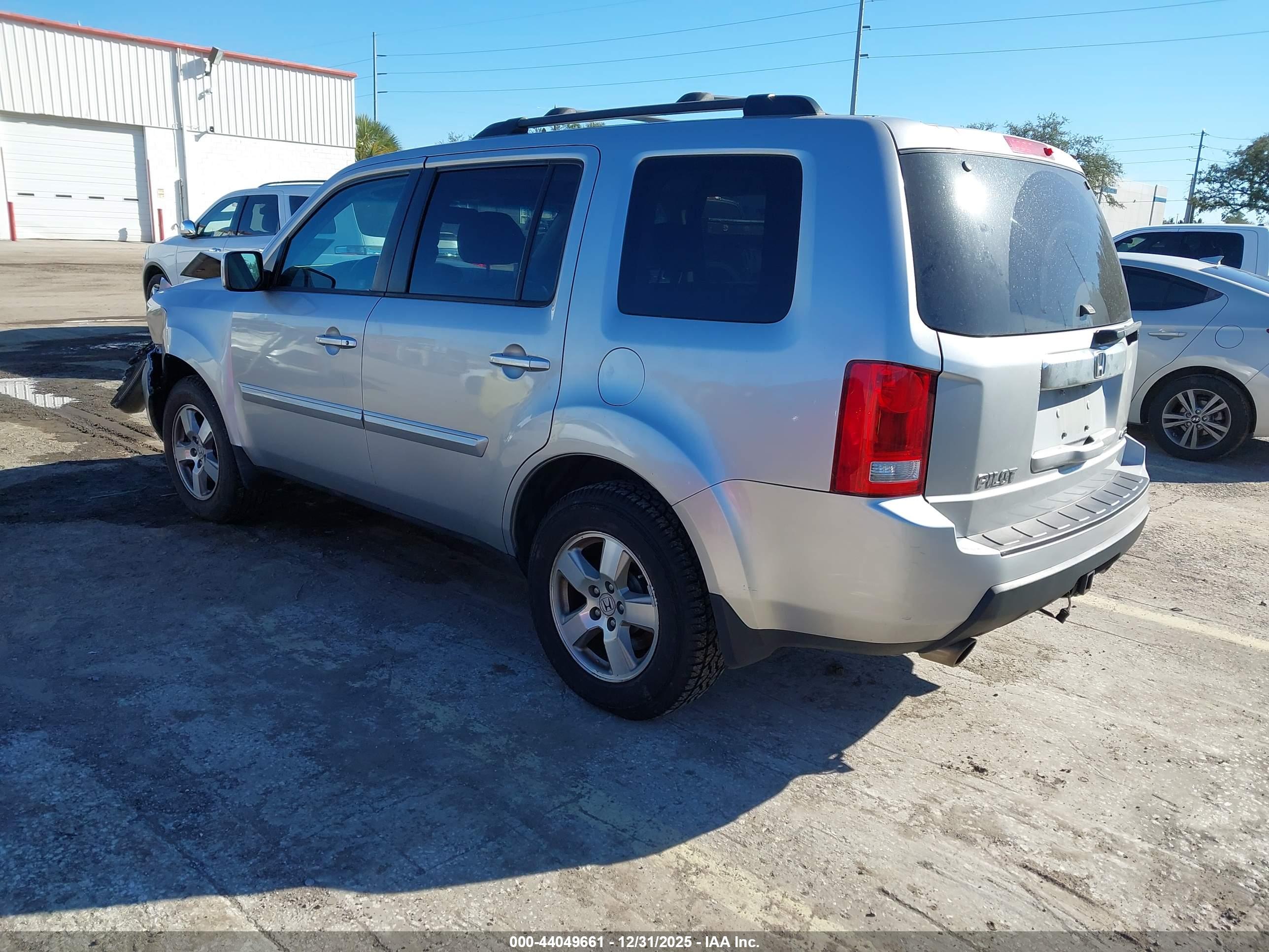 HONDA PILOT image 3