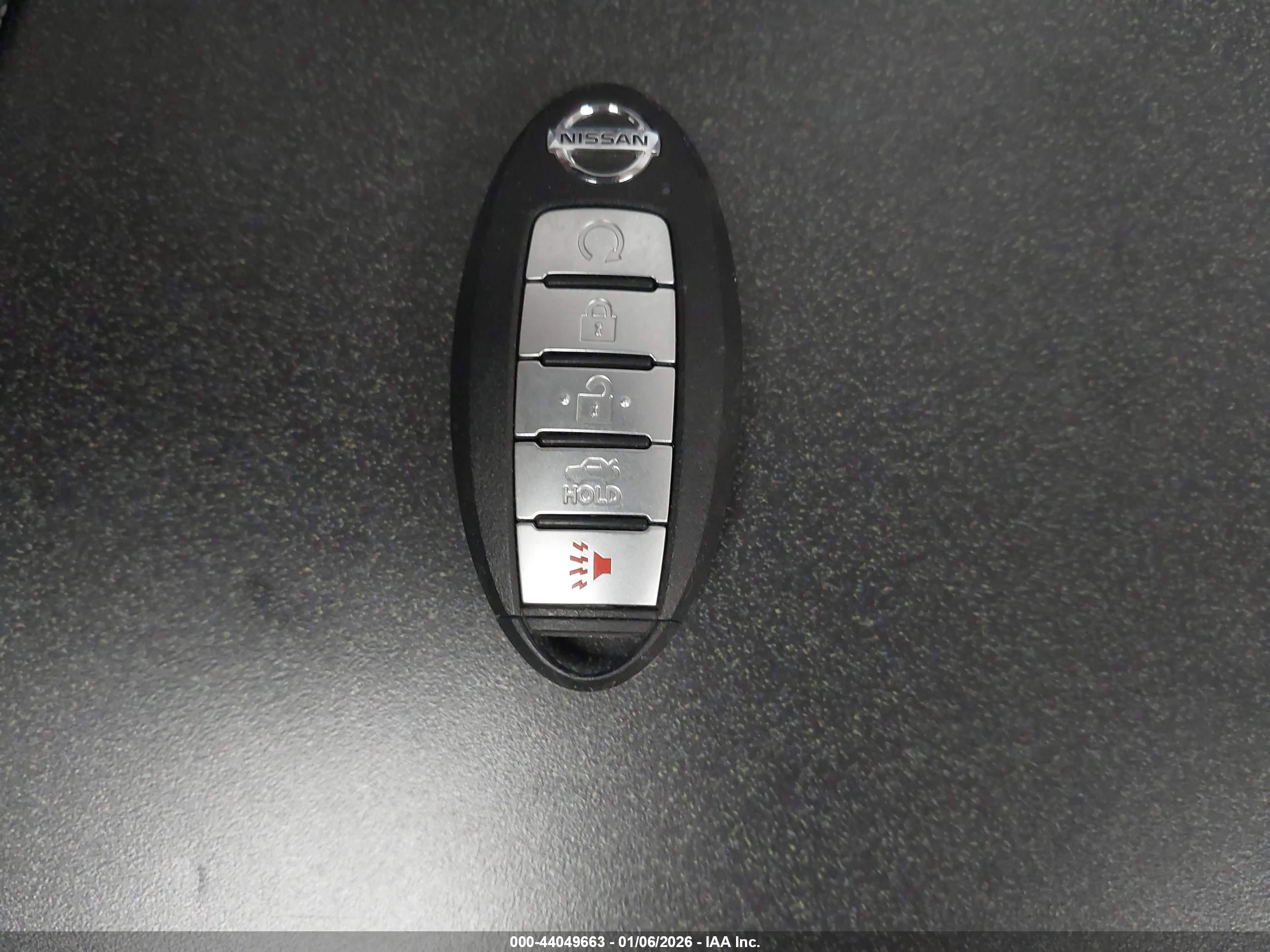 NISSAN ROGUE image 11