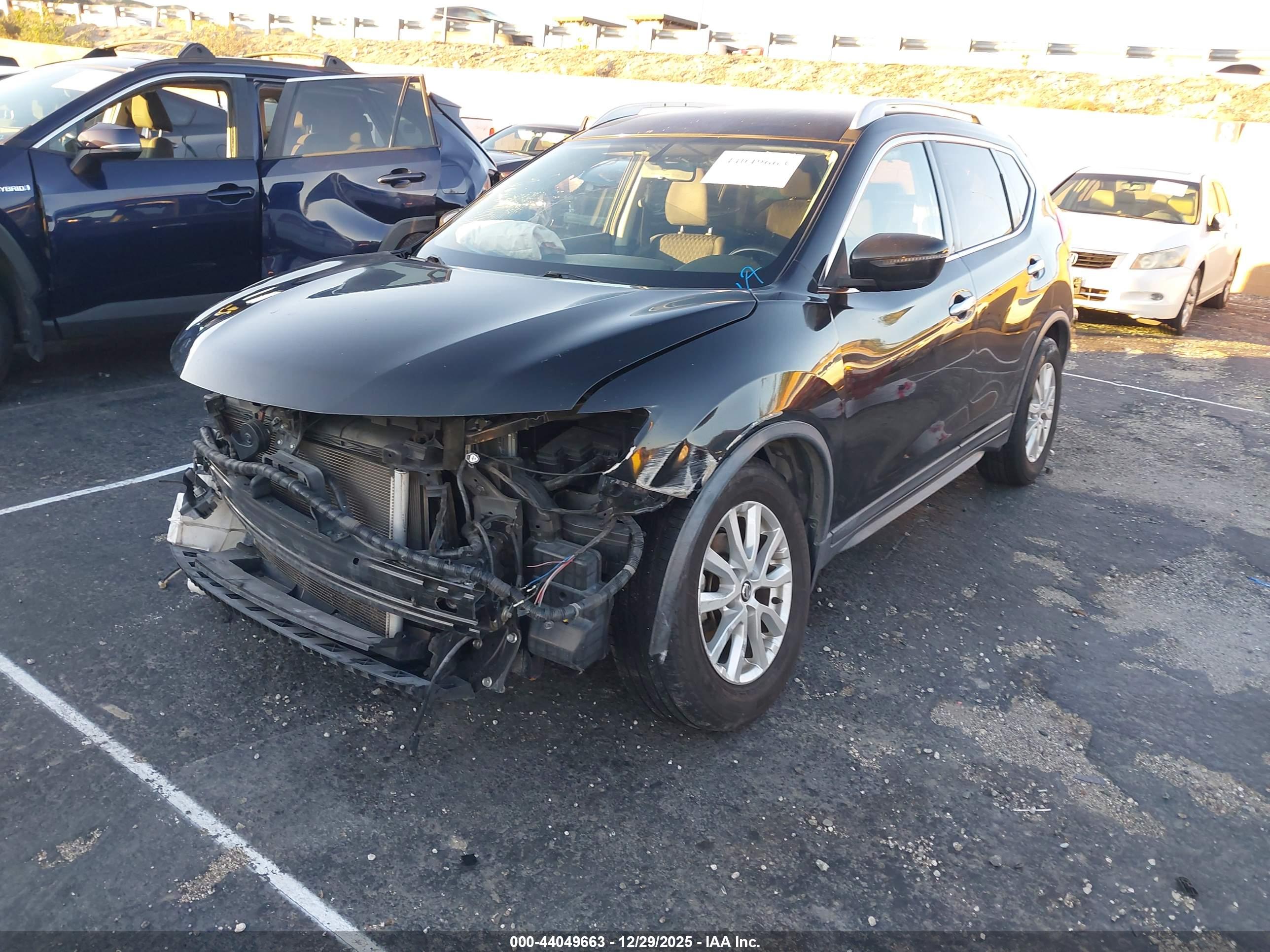 NISSAN ROGUE image 2