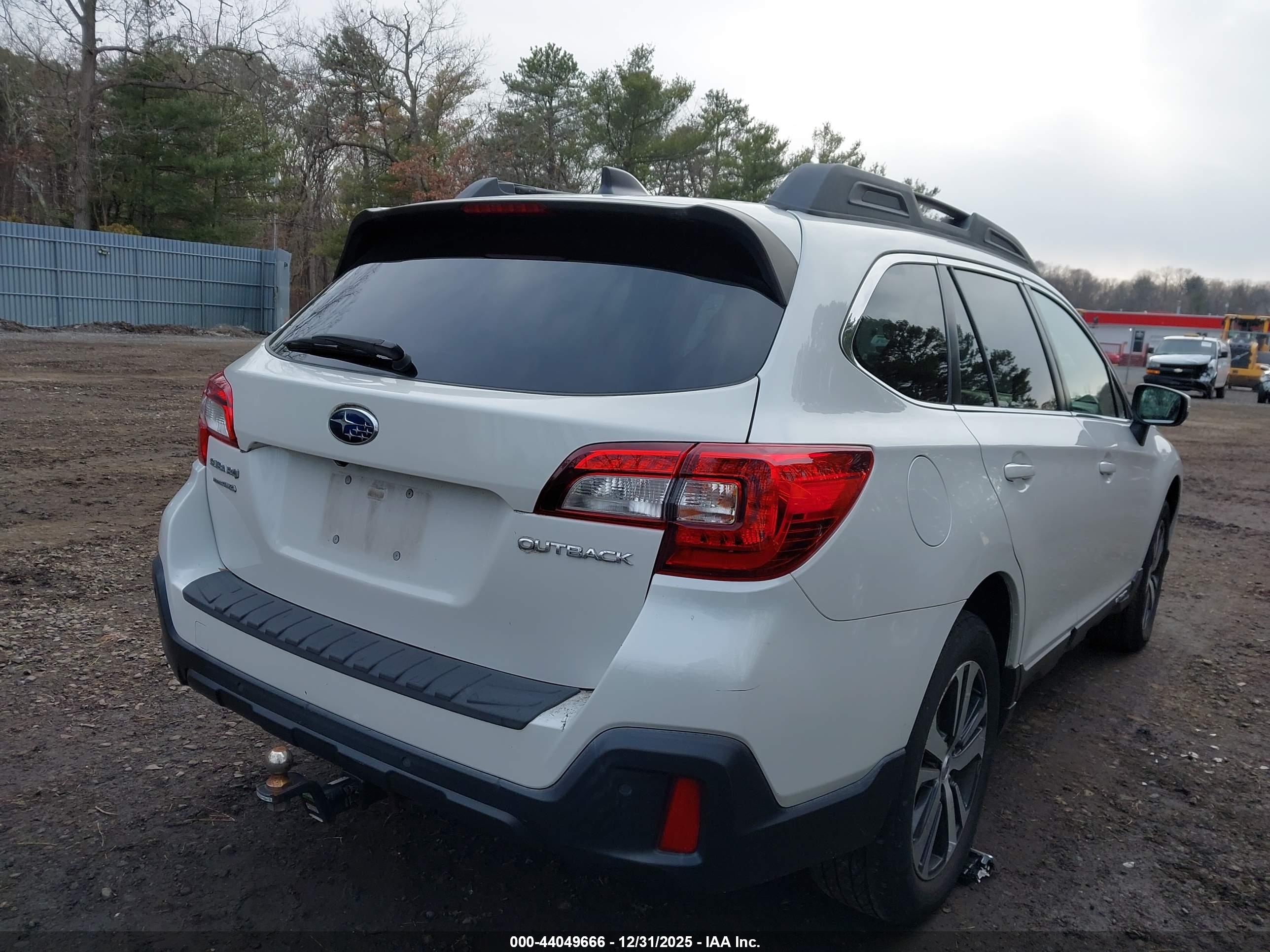 SUBARU OUTBACK image 4