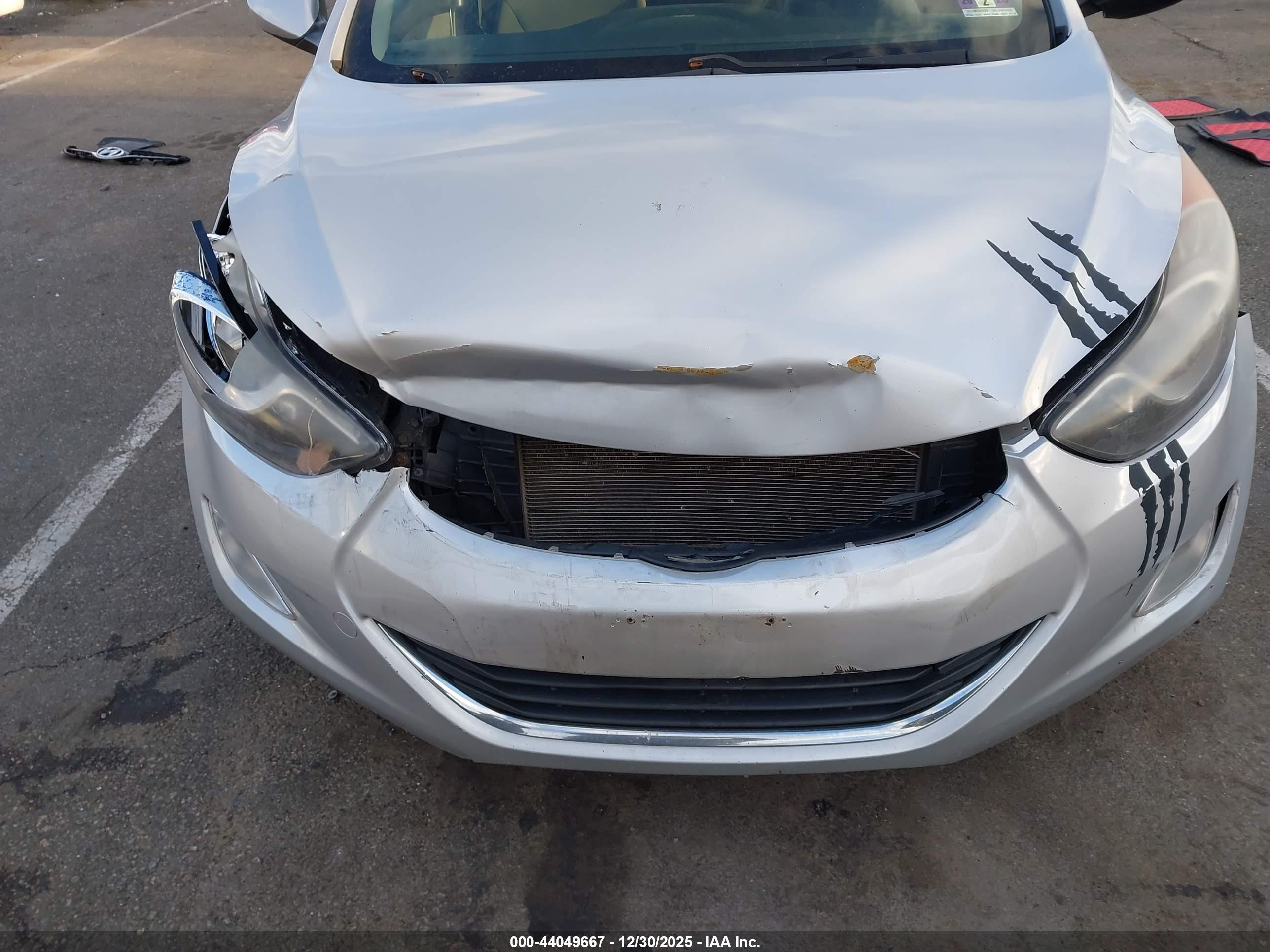 HYUNDAI ELANTRA image 6