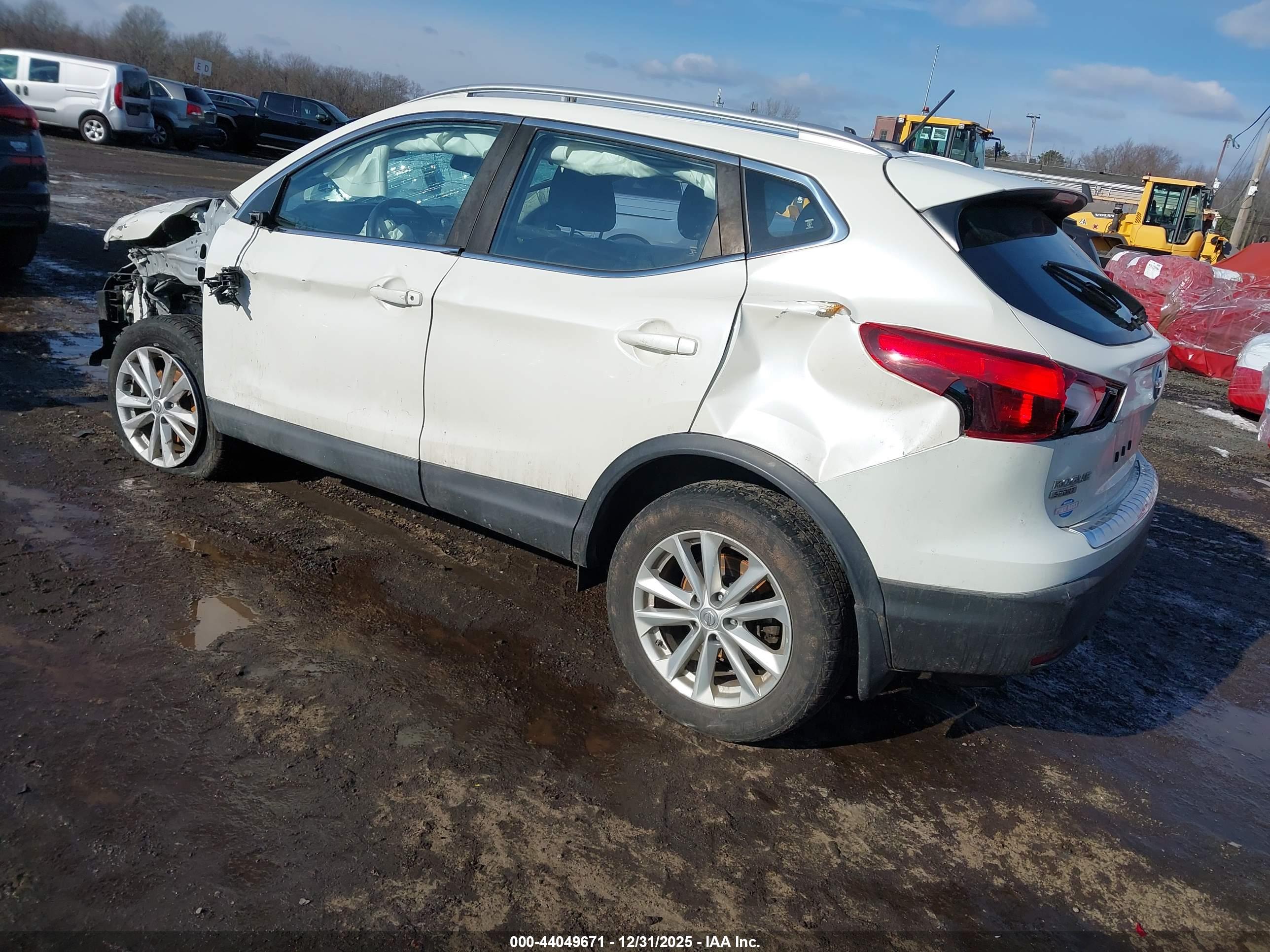 NISSAN ROGUE image 3