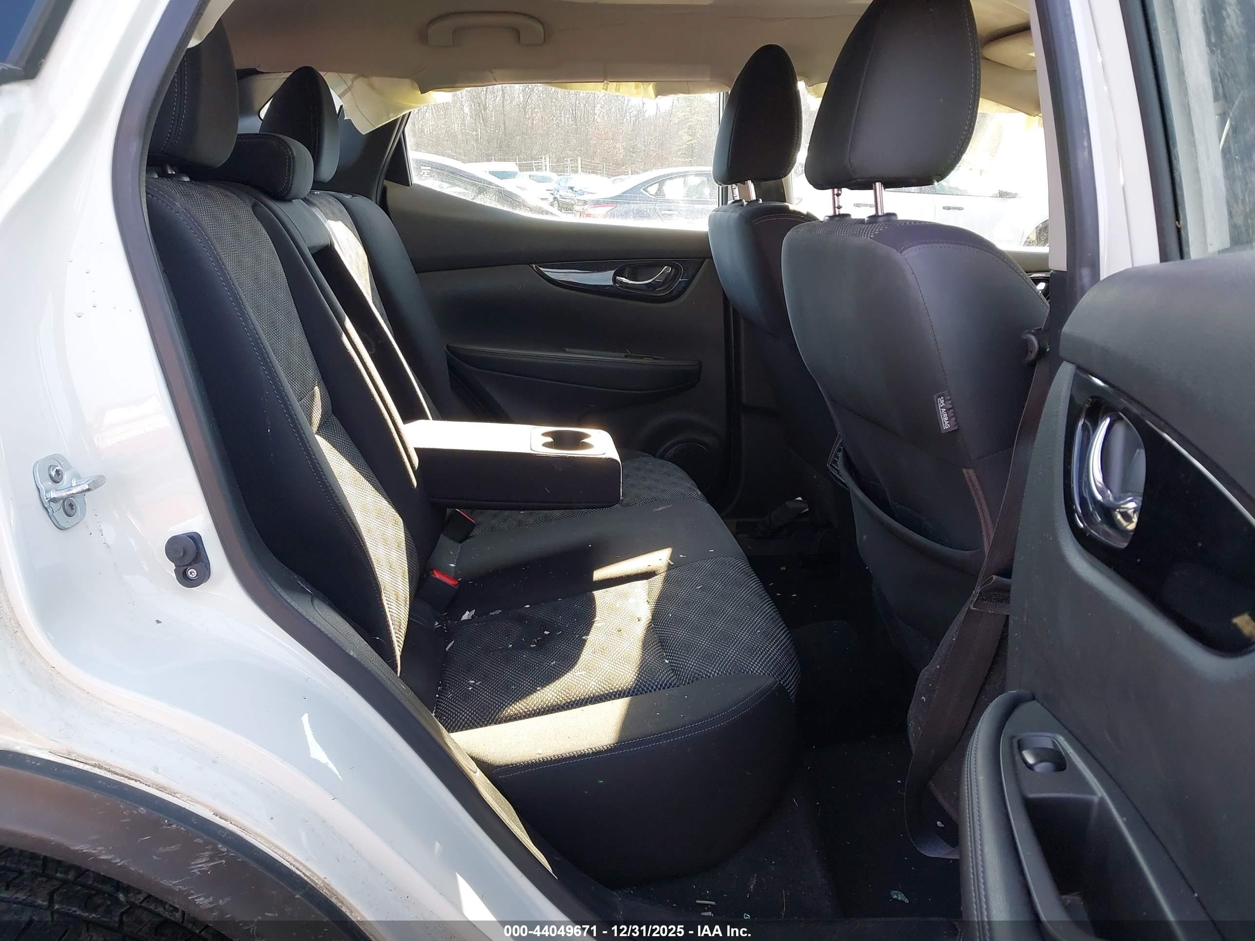 NISSAN ROGUE image 8