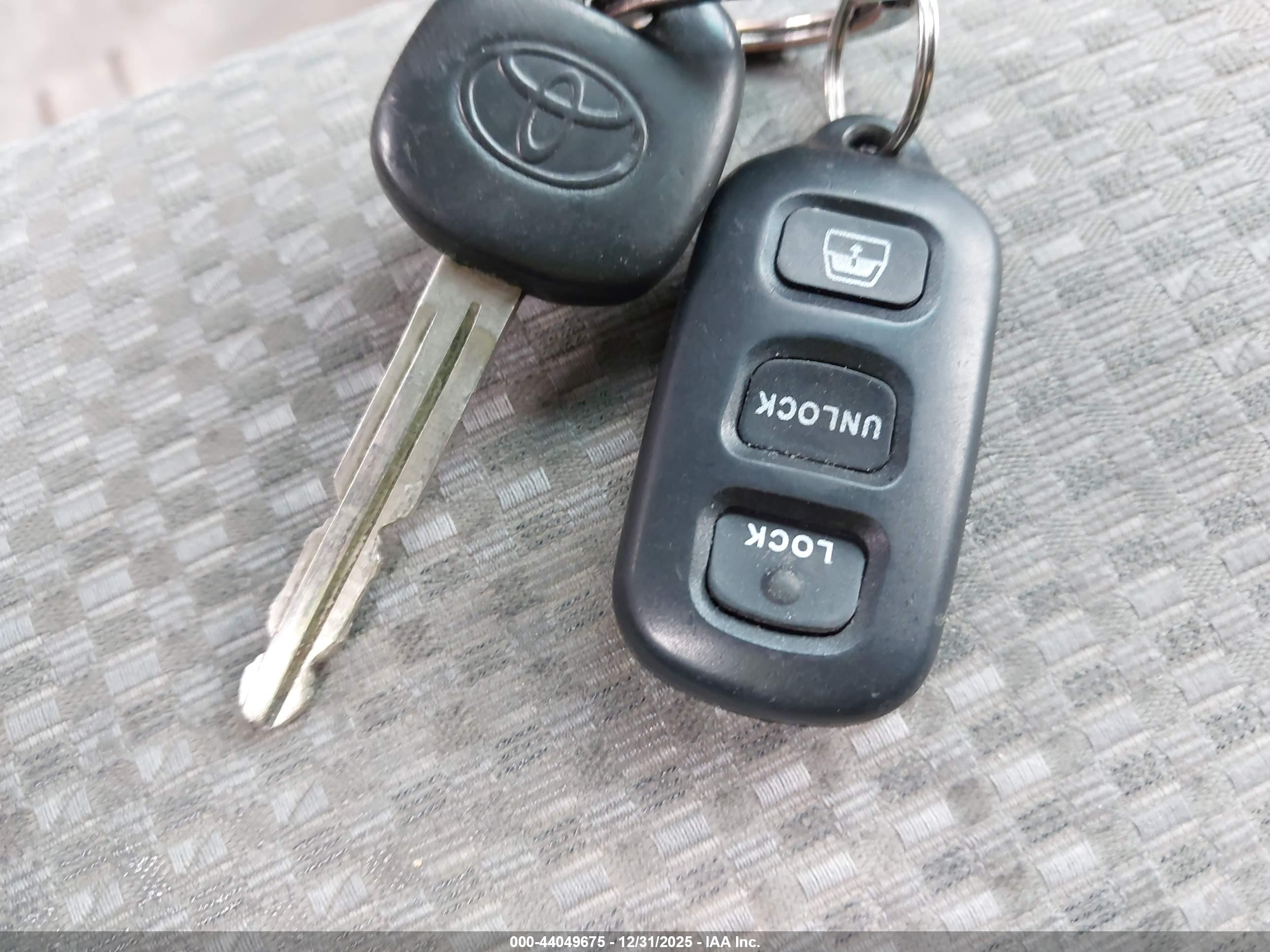 TOYOTA 4RUNNER image 11