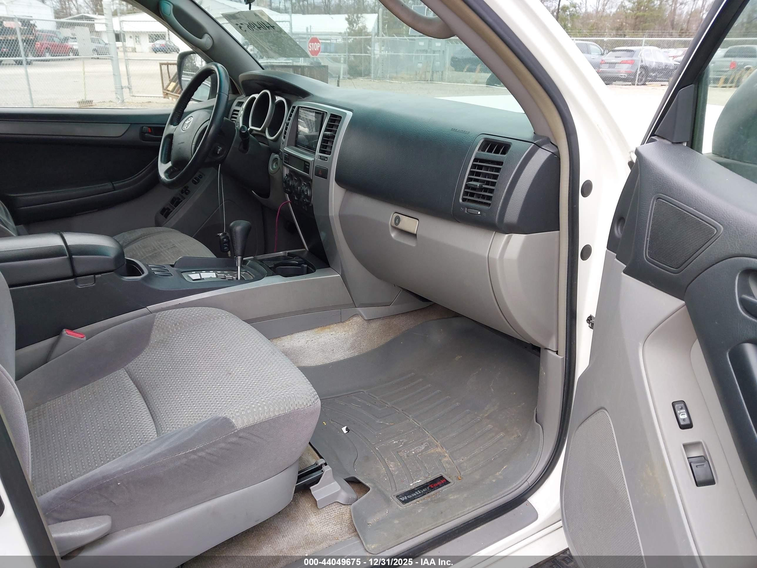 TOYOTA 4RUNNER image 5