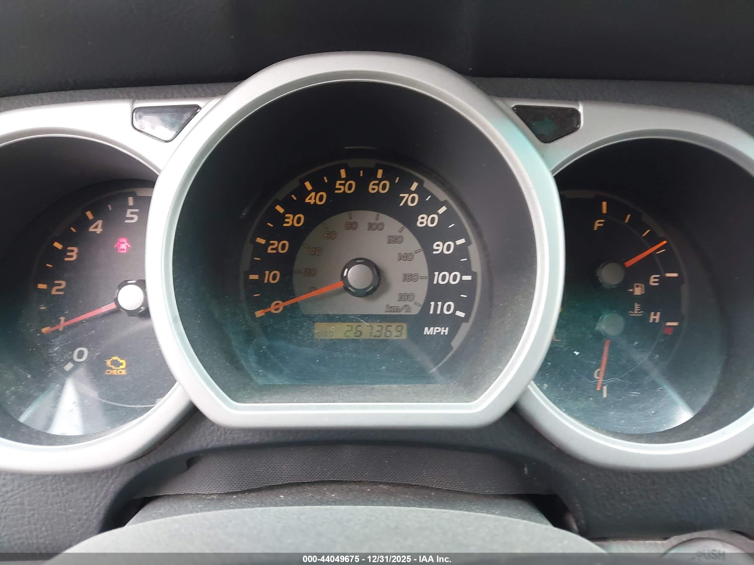 TOYOTA 4RUNNER image 7