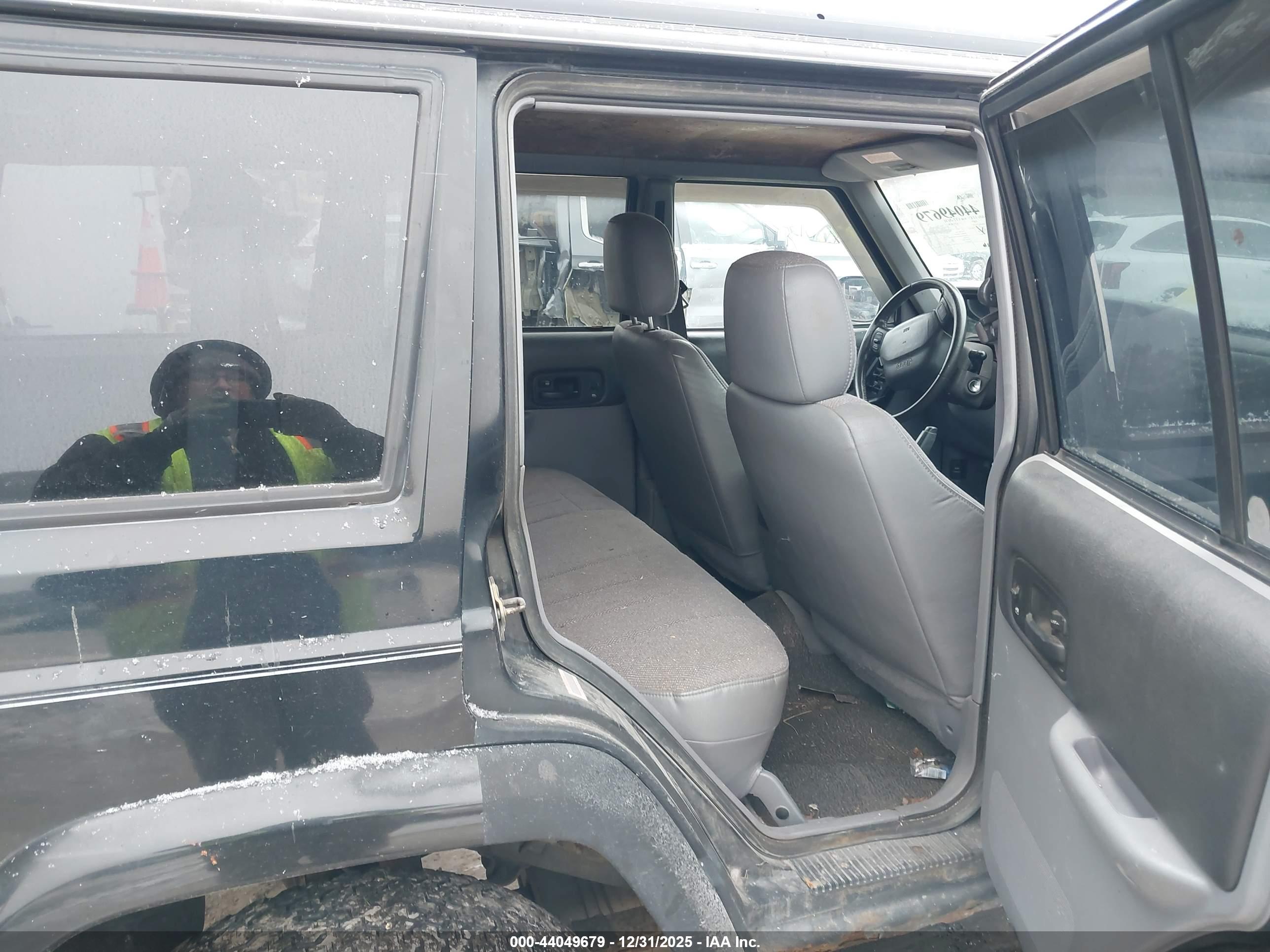 JEEP CHEROKEE image 8