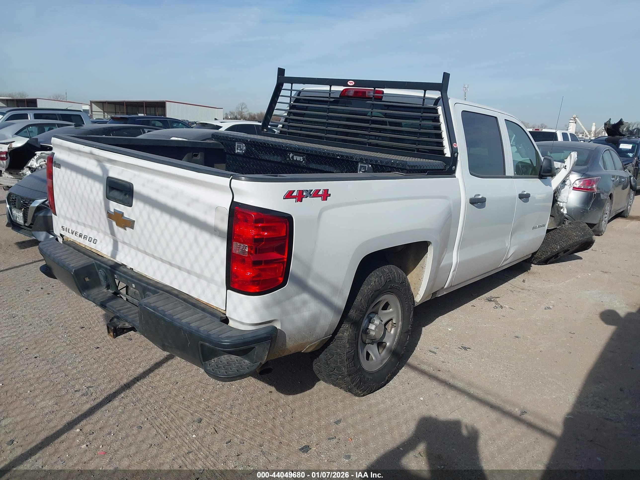 CHEVROLET SILVERADO image 4