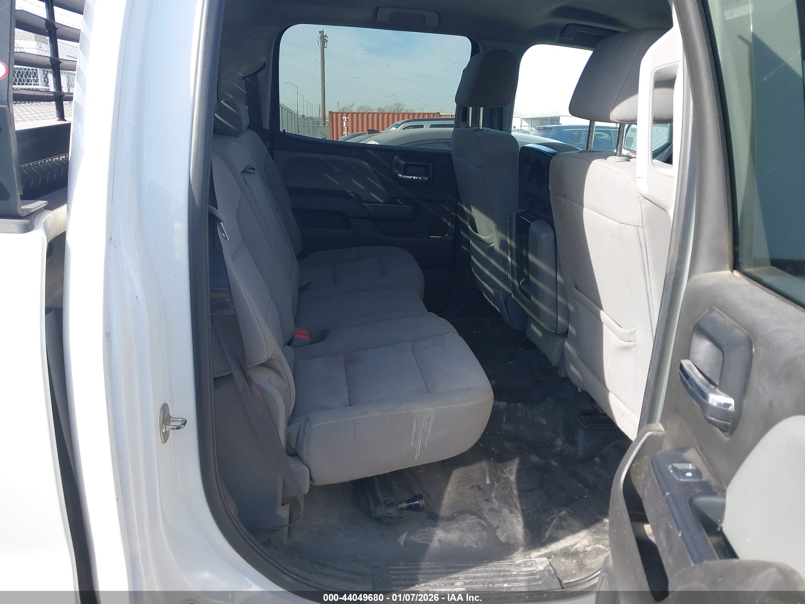 CHEVROLET SILVERADO image 8