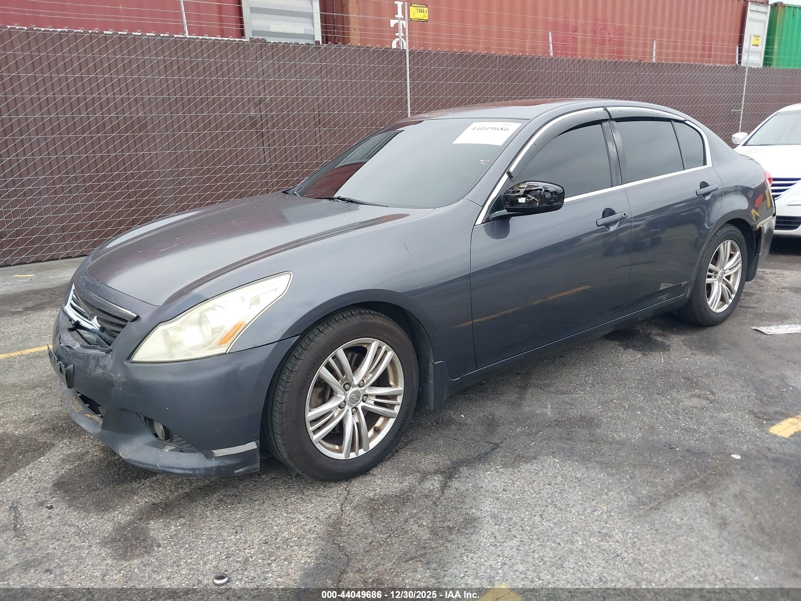 INFINITI G37 image 2