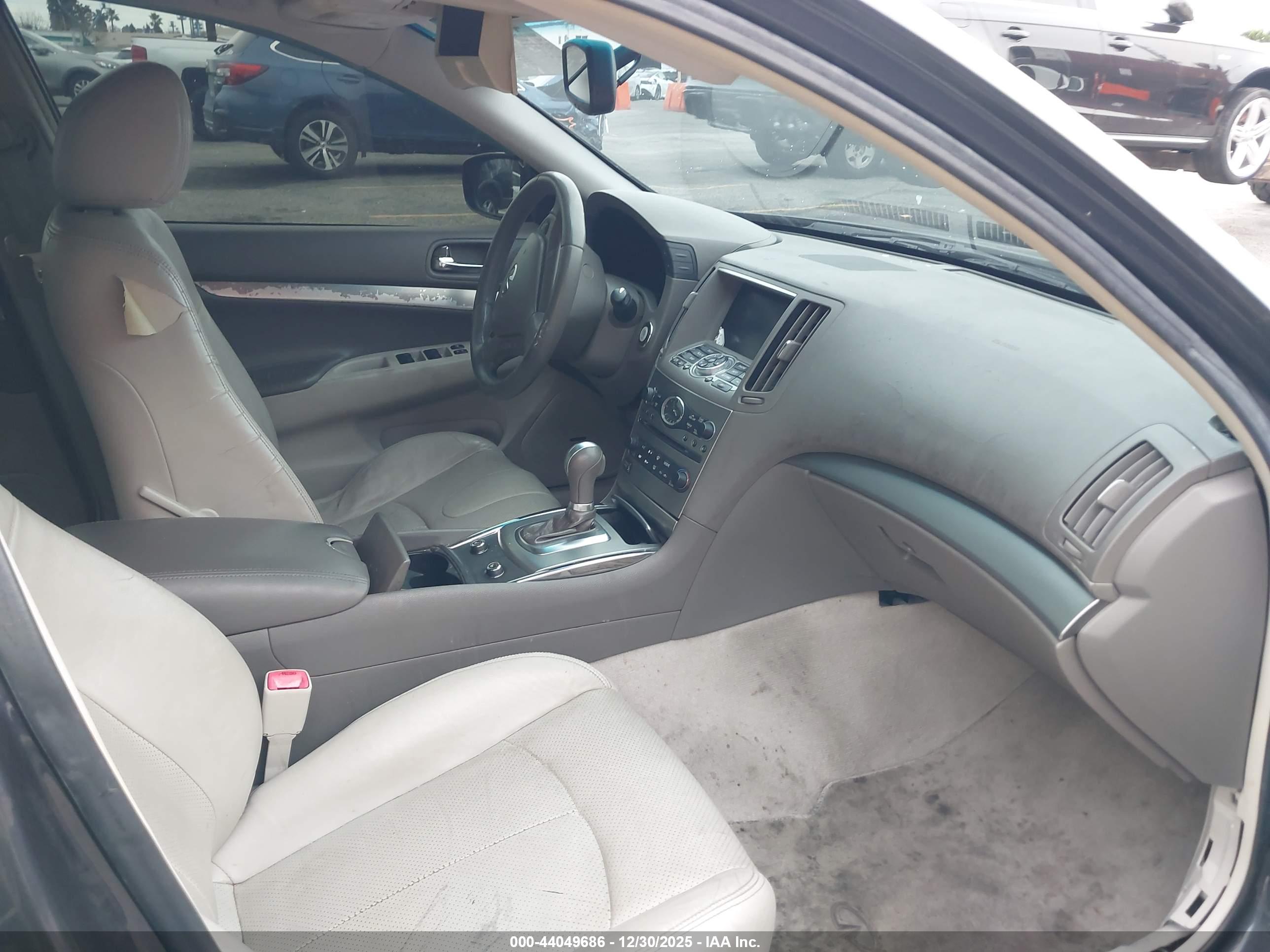 INFINITI G37 image 5