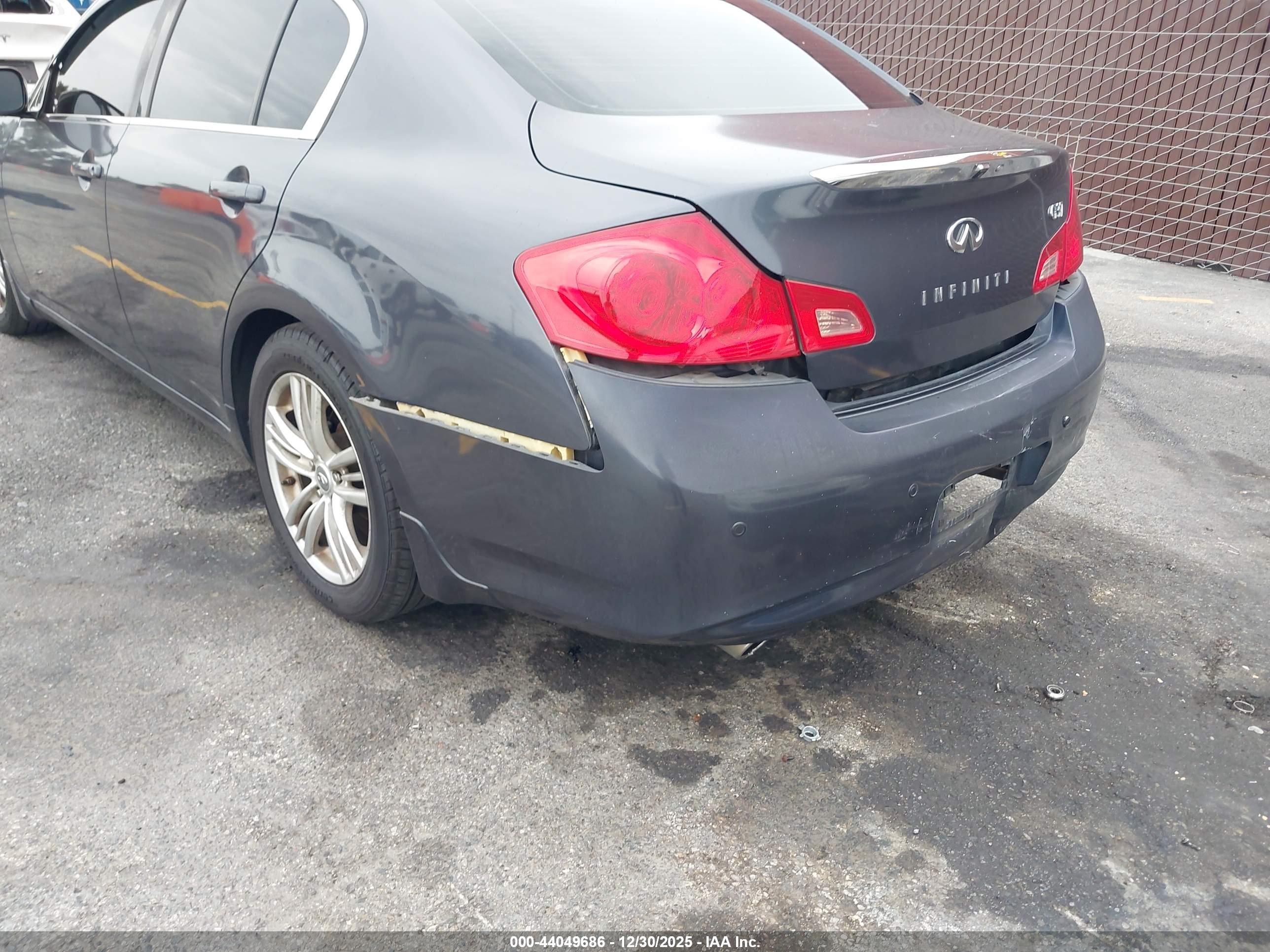 INFINITI G37 image 6