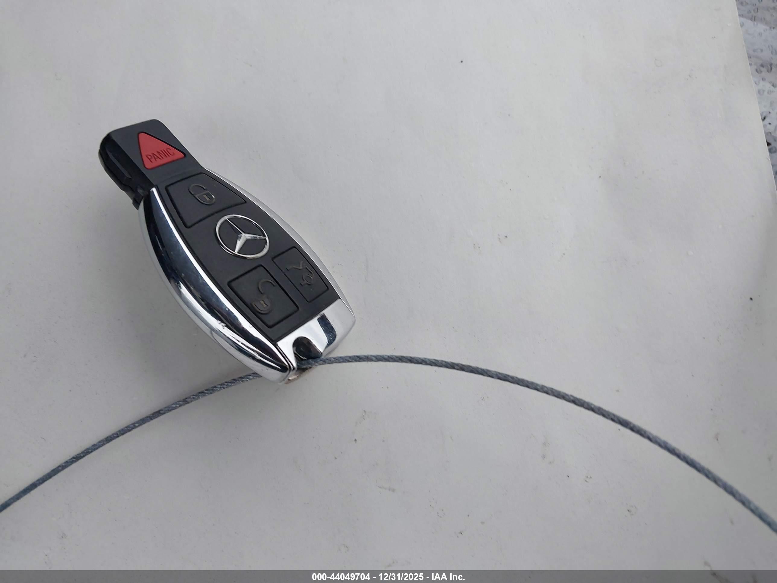 MERCEDES-BENZ E image 11