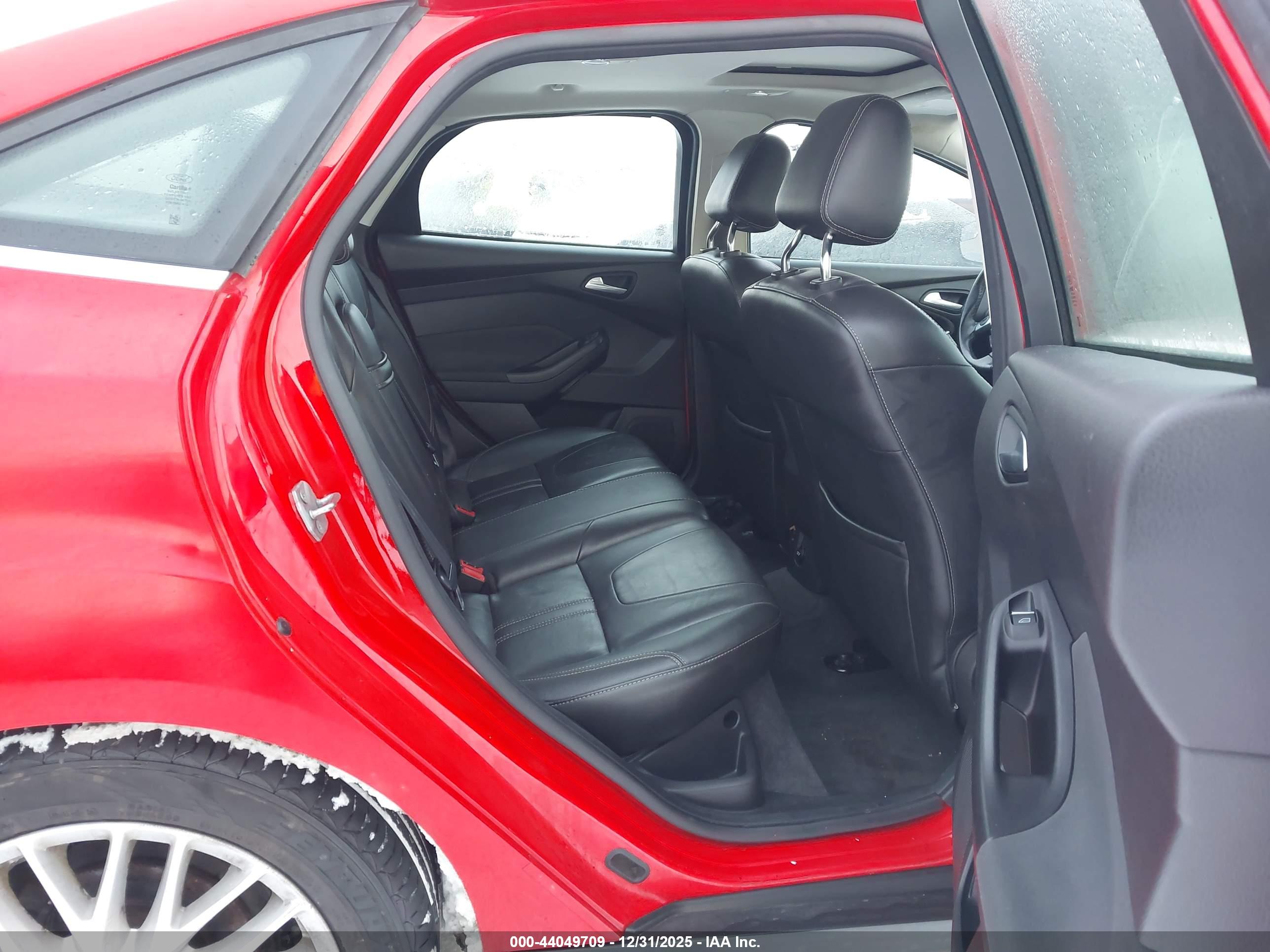 FORD FOCUS image 8