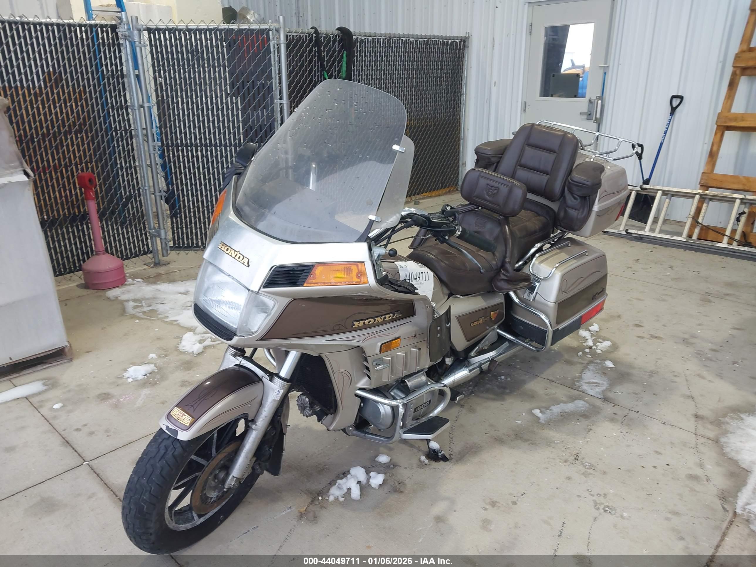 HONDA GL1200 image 2