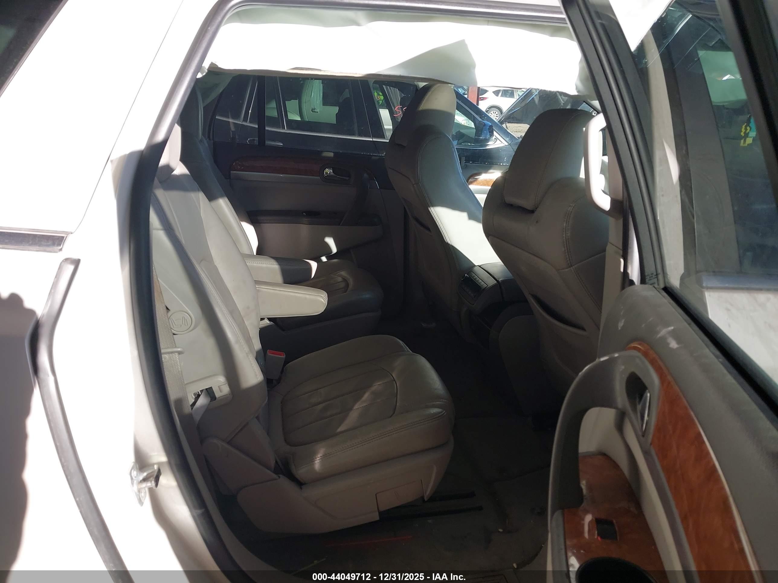 BUICK ENCLAVE image 8