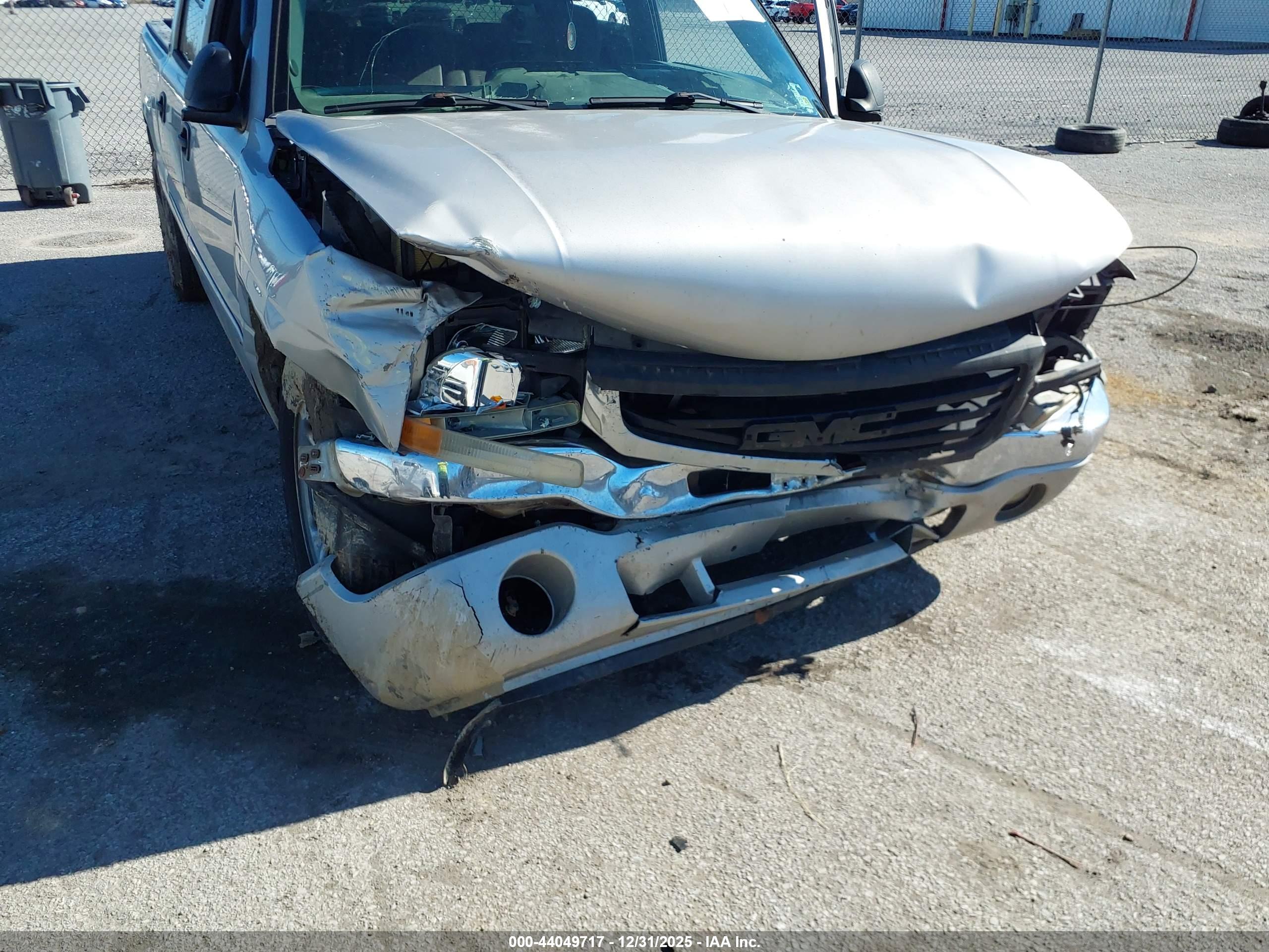 GMC SIERRA image 6