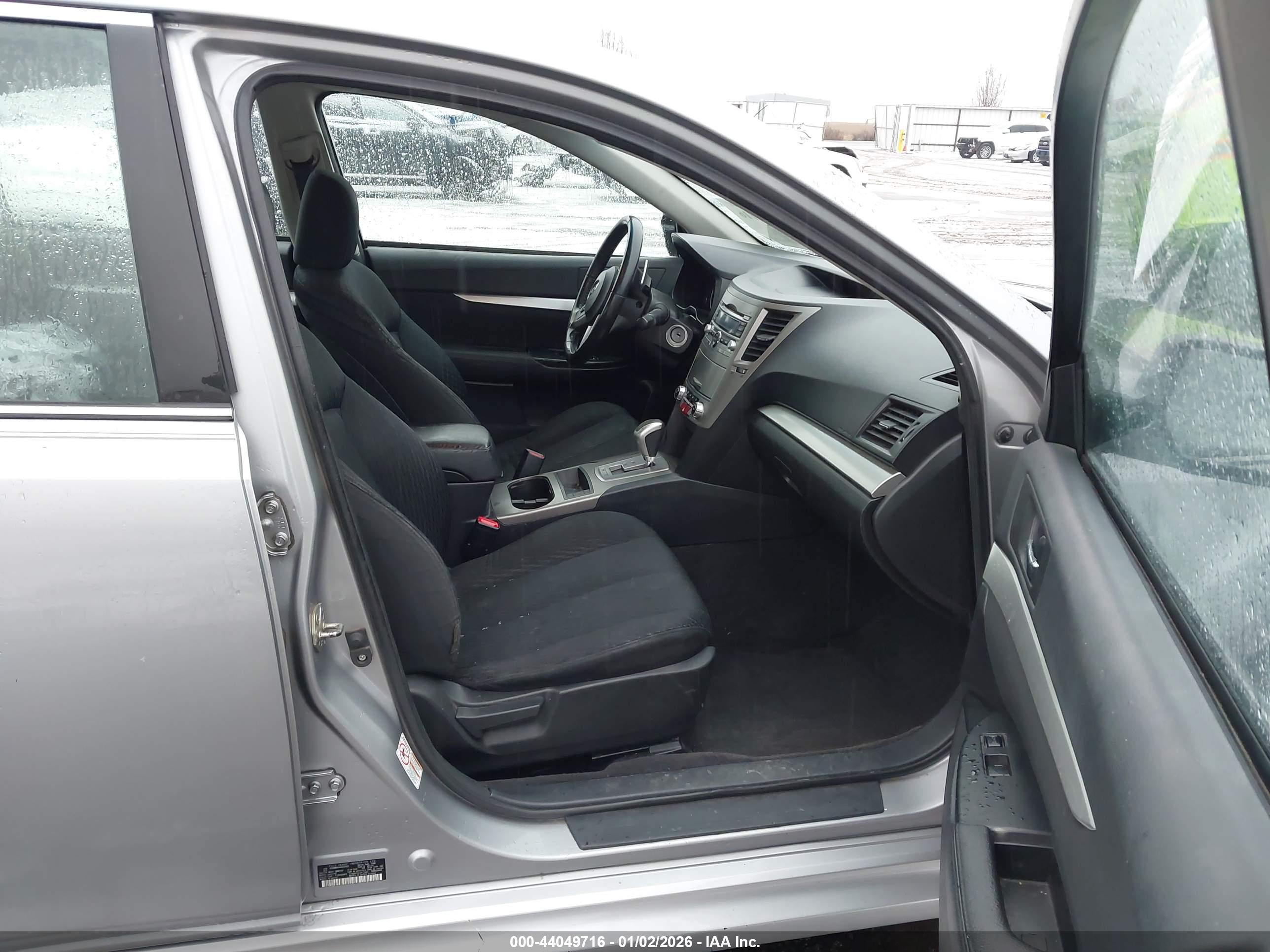 SUBARU LEGACY image 5