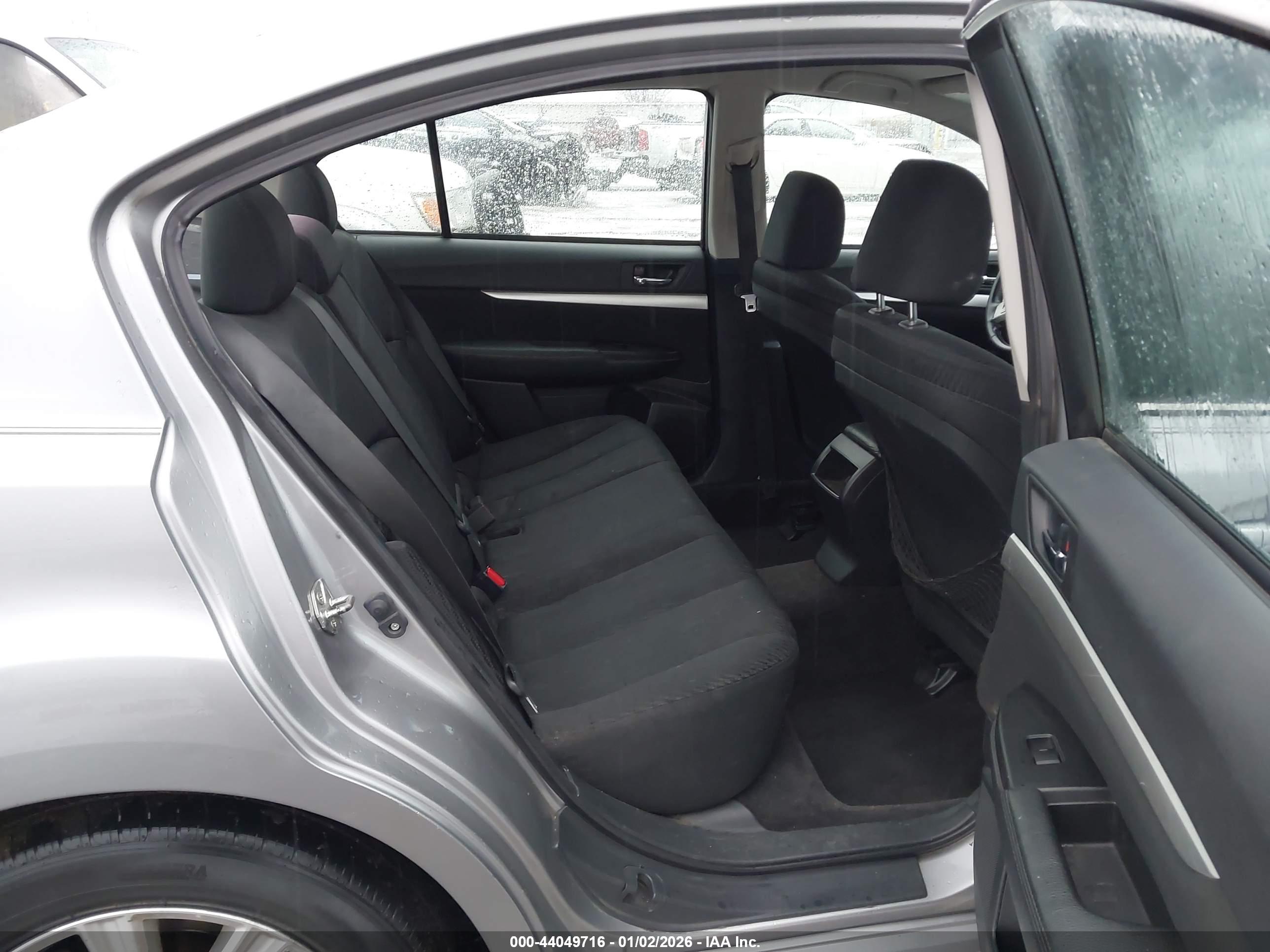 SUBARU LEGACY image 8
