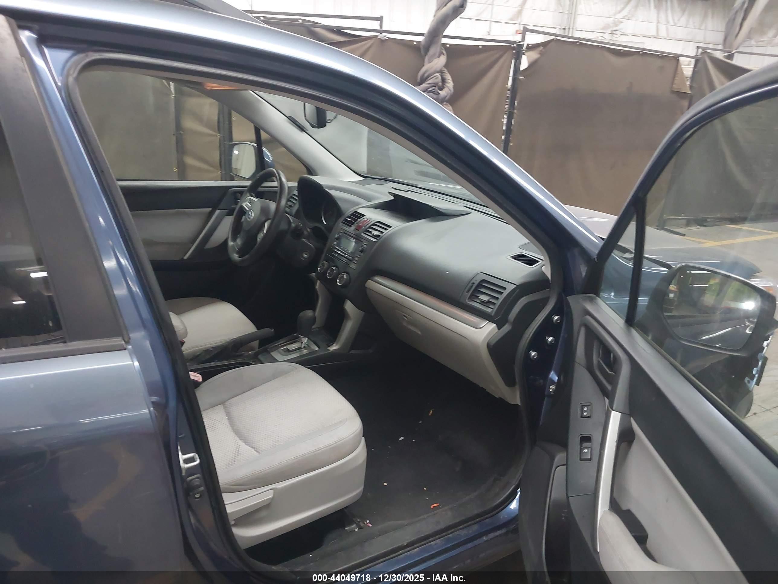 SUBARU FORESTER image 5