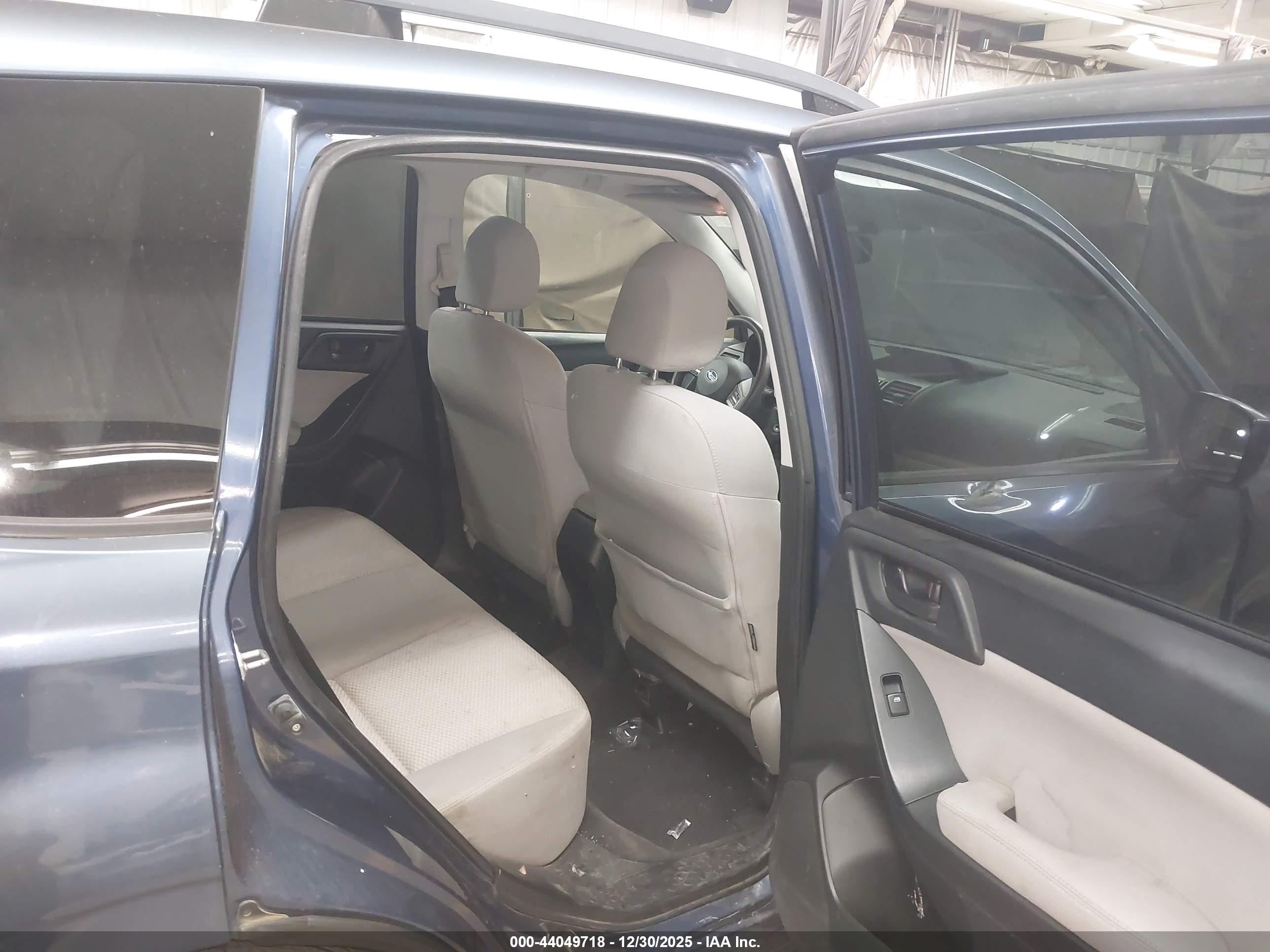 SUBARU FORESTER image 8