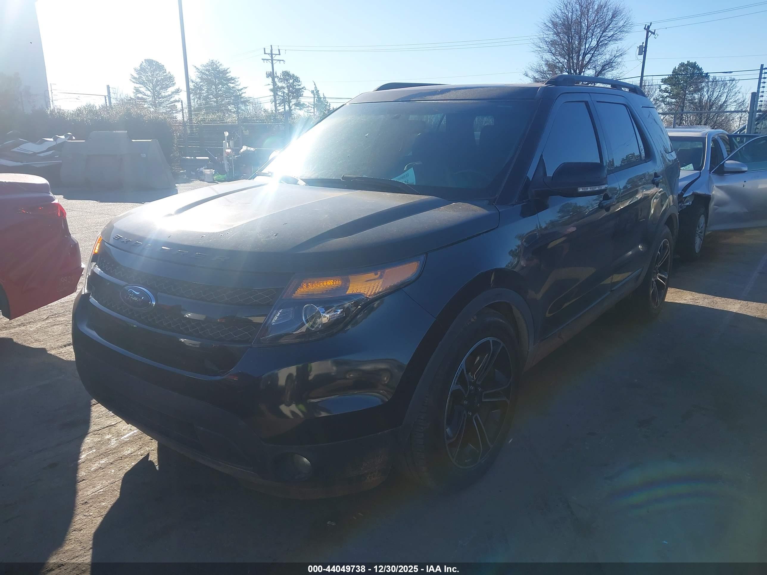FORD EXPLORER image 2
