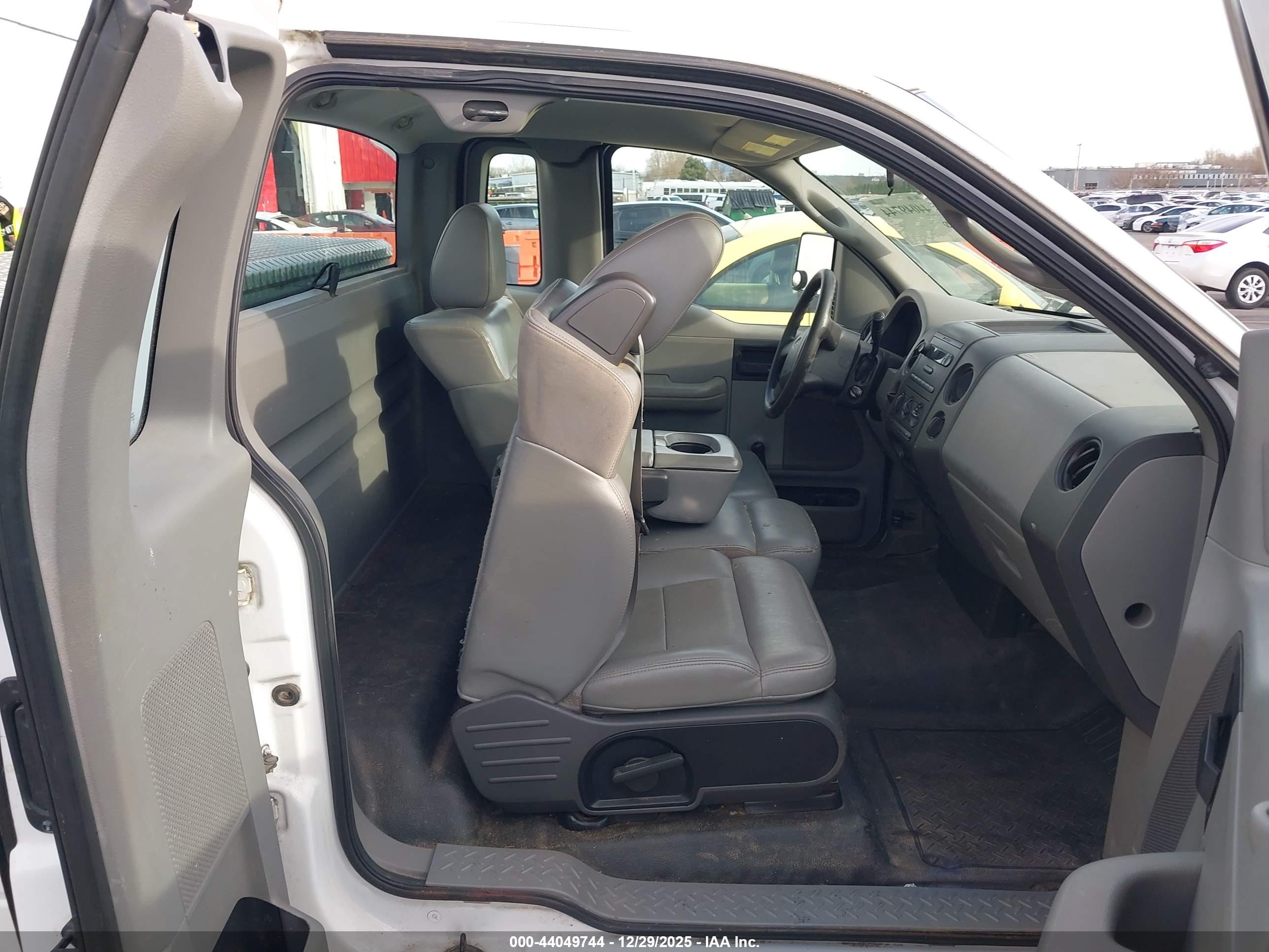 FORD F-150 image 8
