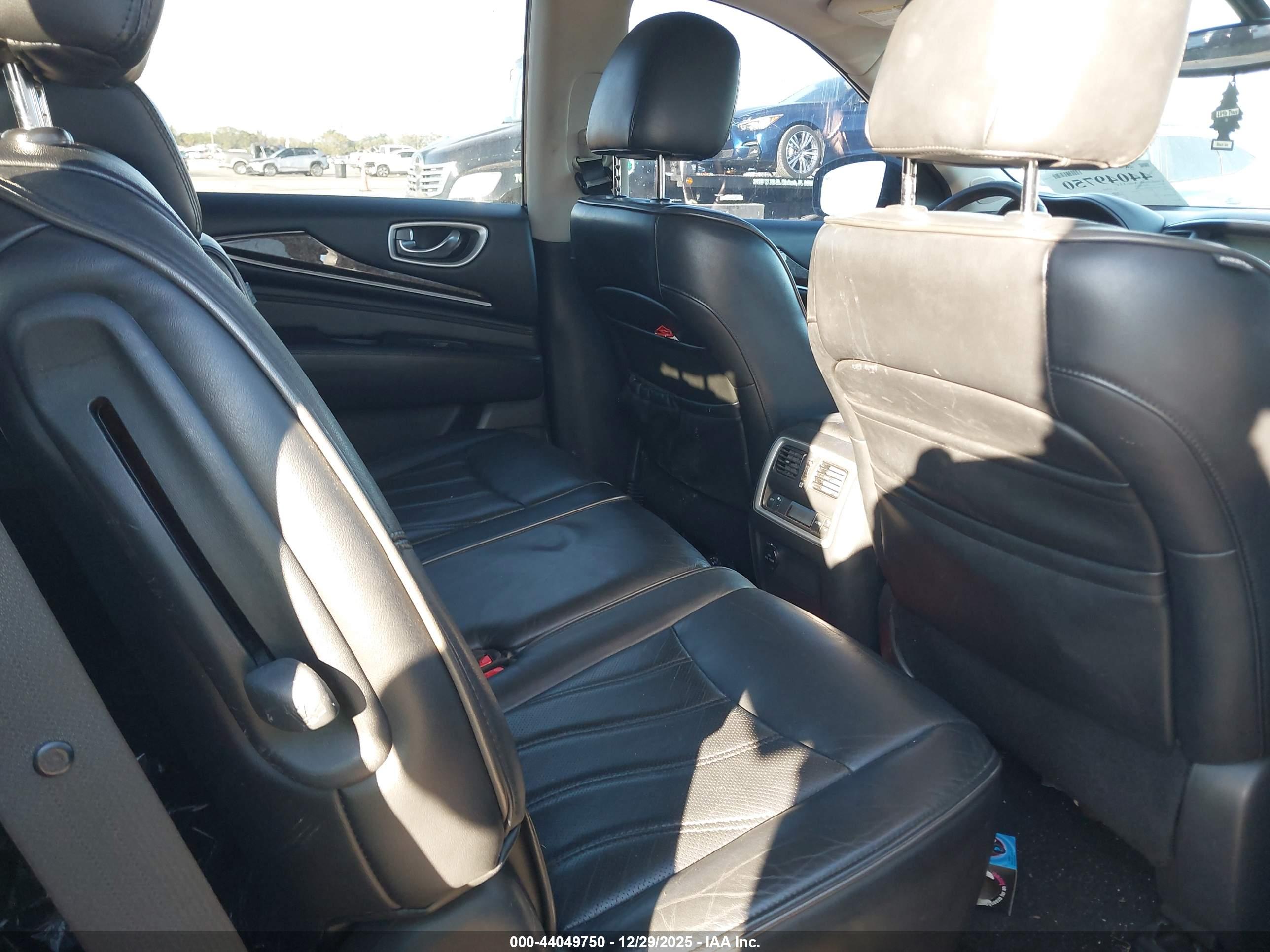 INFINITI QX60 image 8