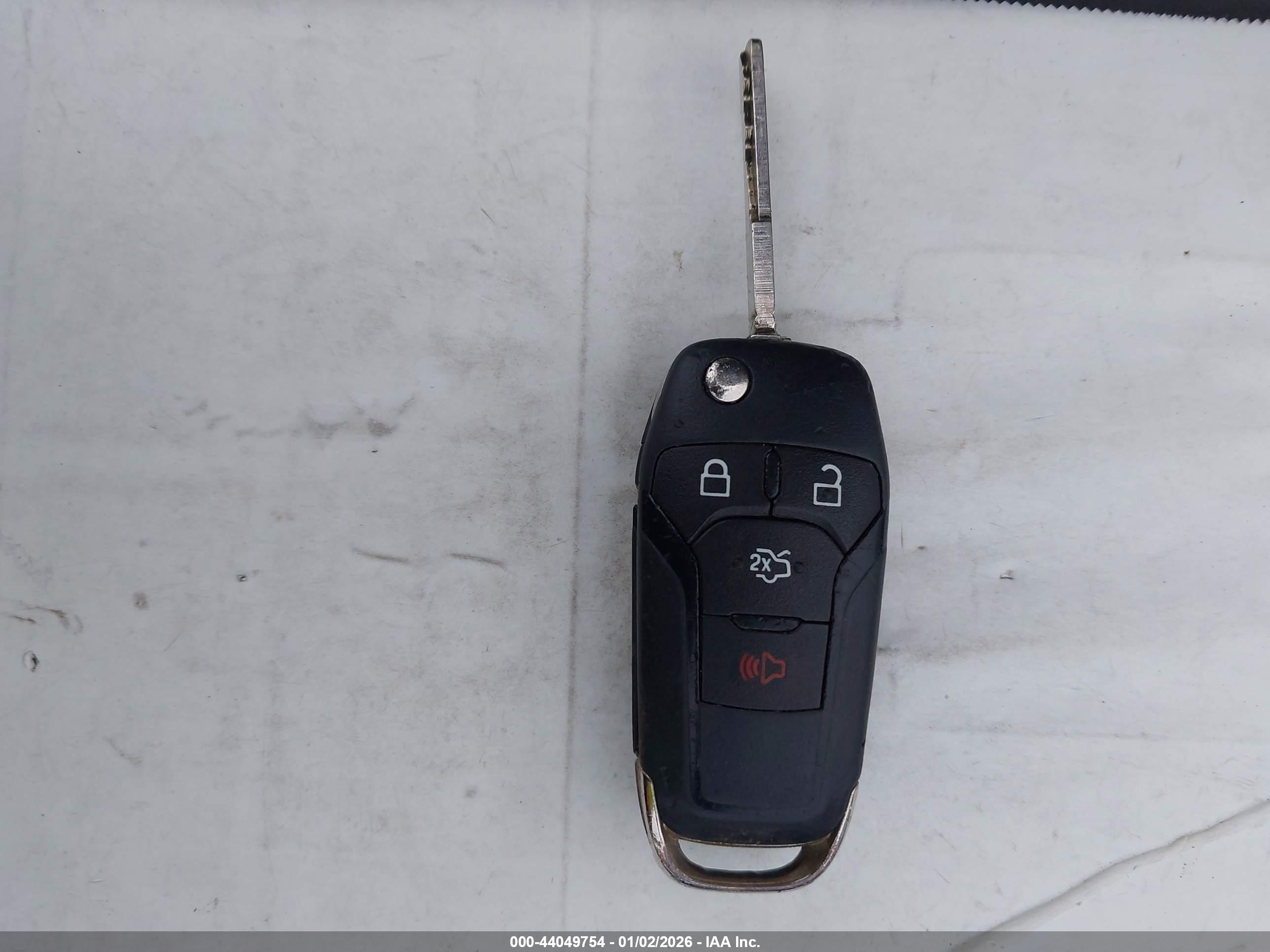 FORD FUSION image 11