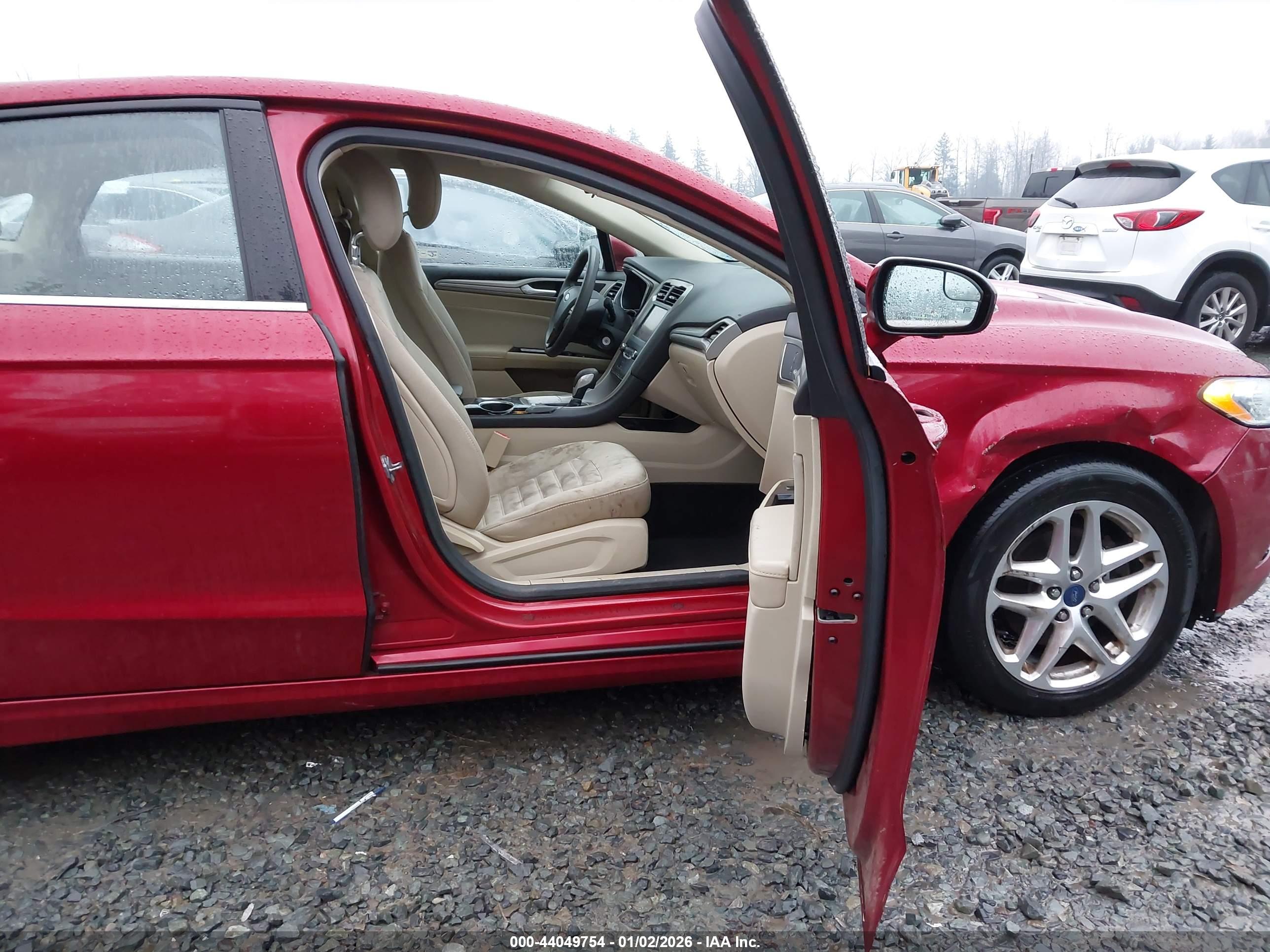 FORD FUSION image 5