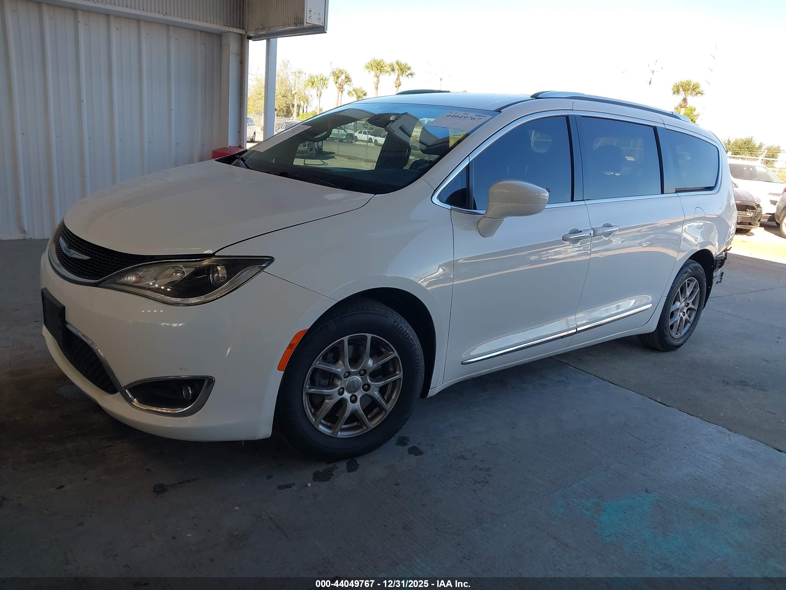 CHRYSLER PACIFICA image 2