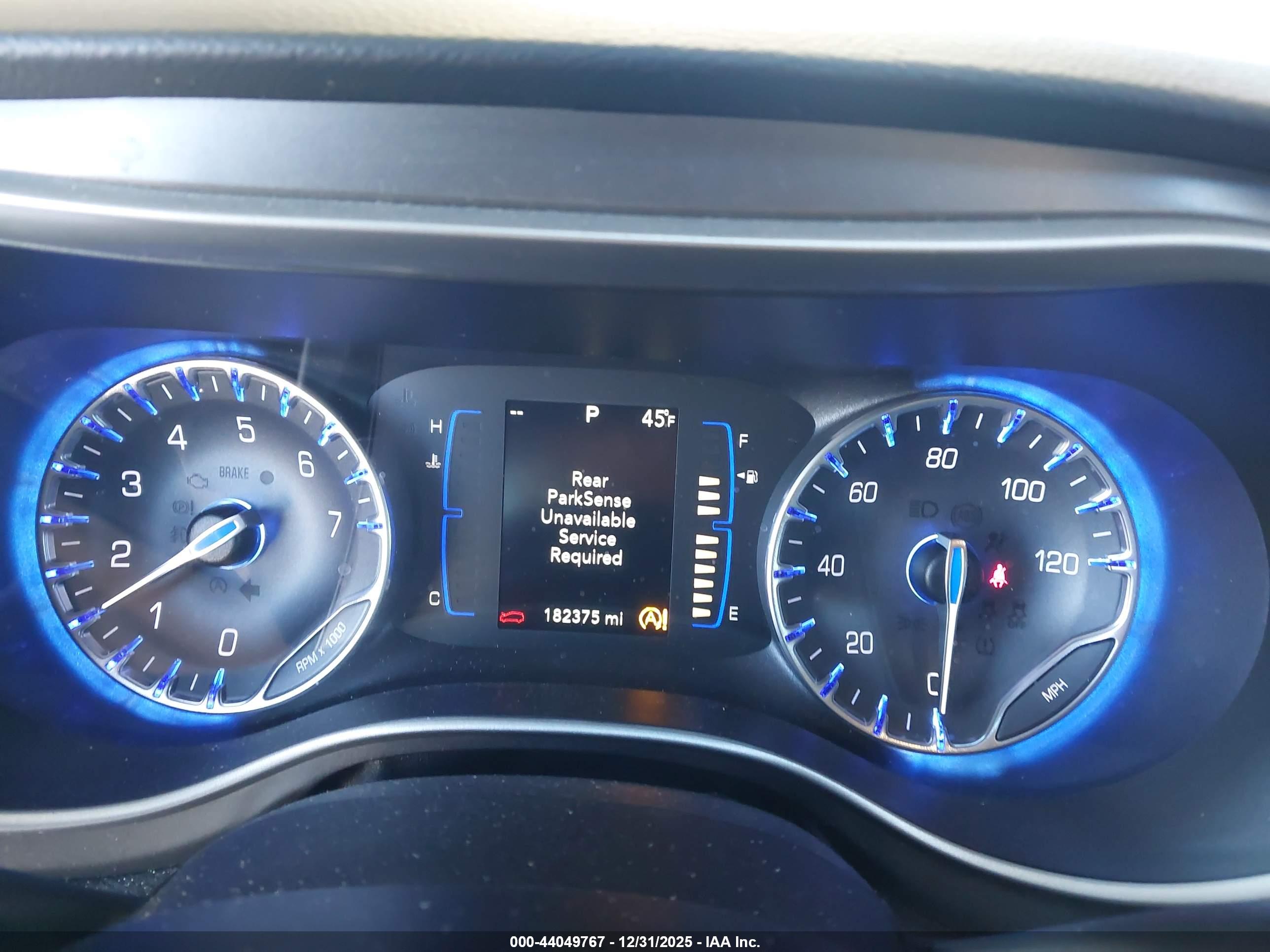 CHRYSLER PACIFICA image 7
