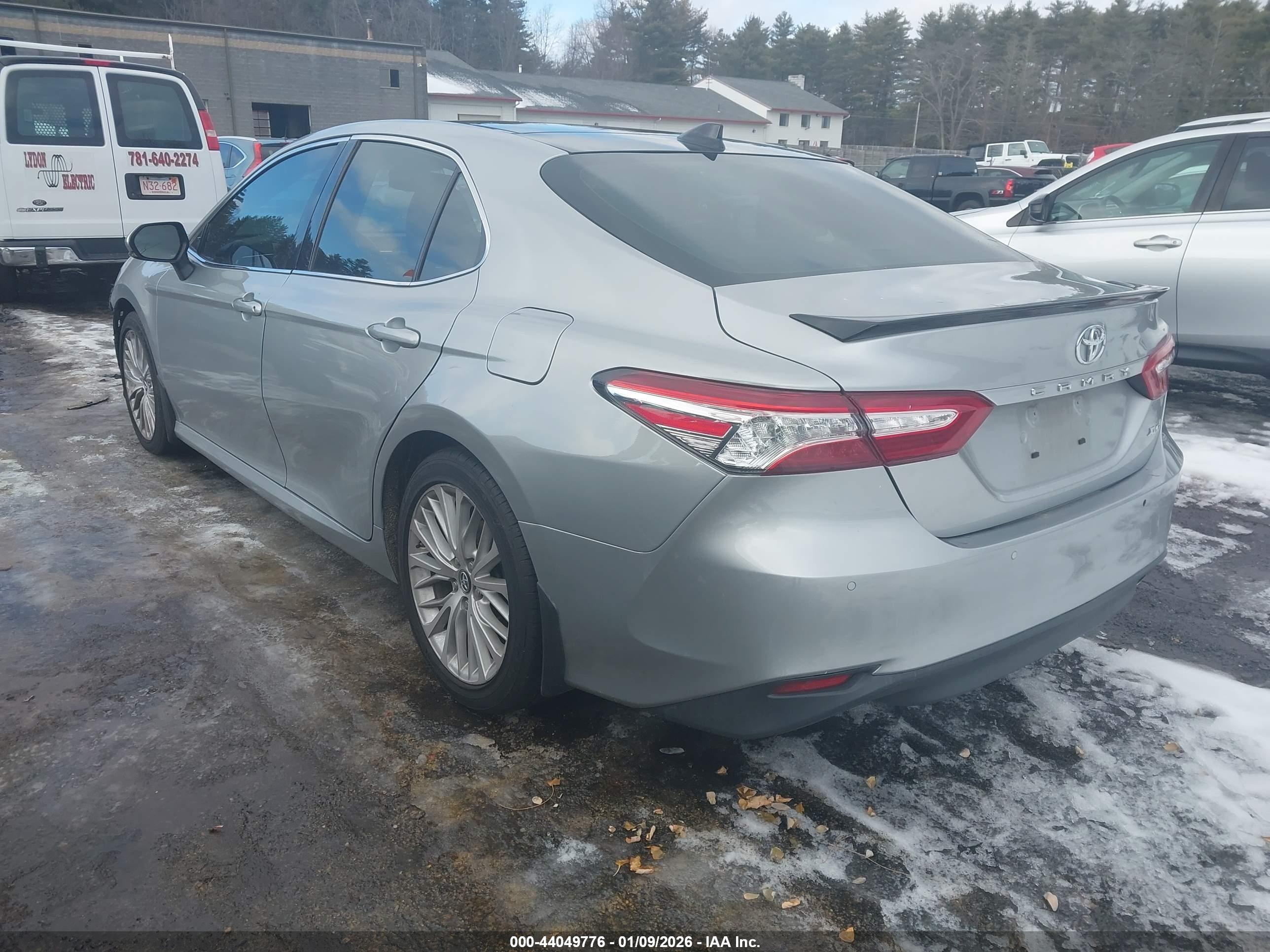 TOYOTA CAMRY image 3
