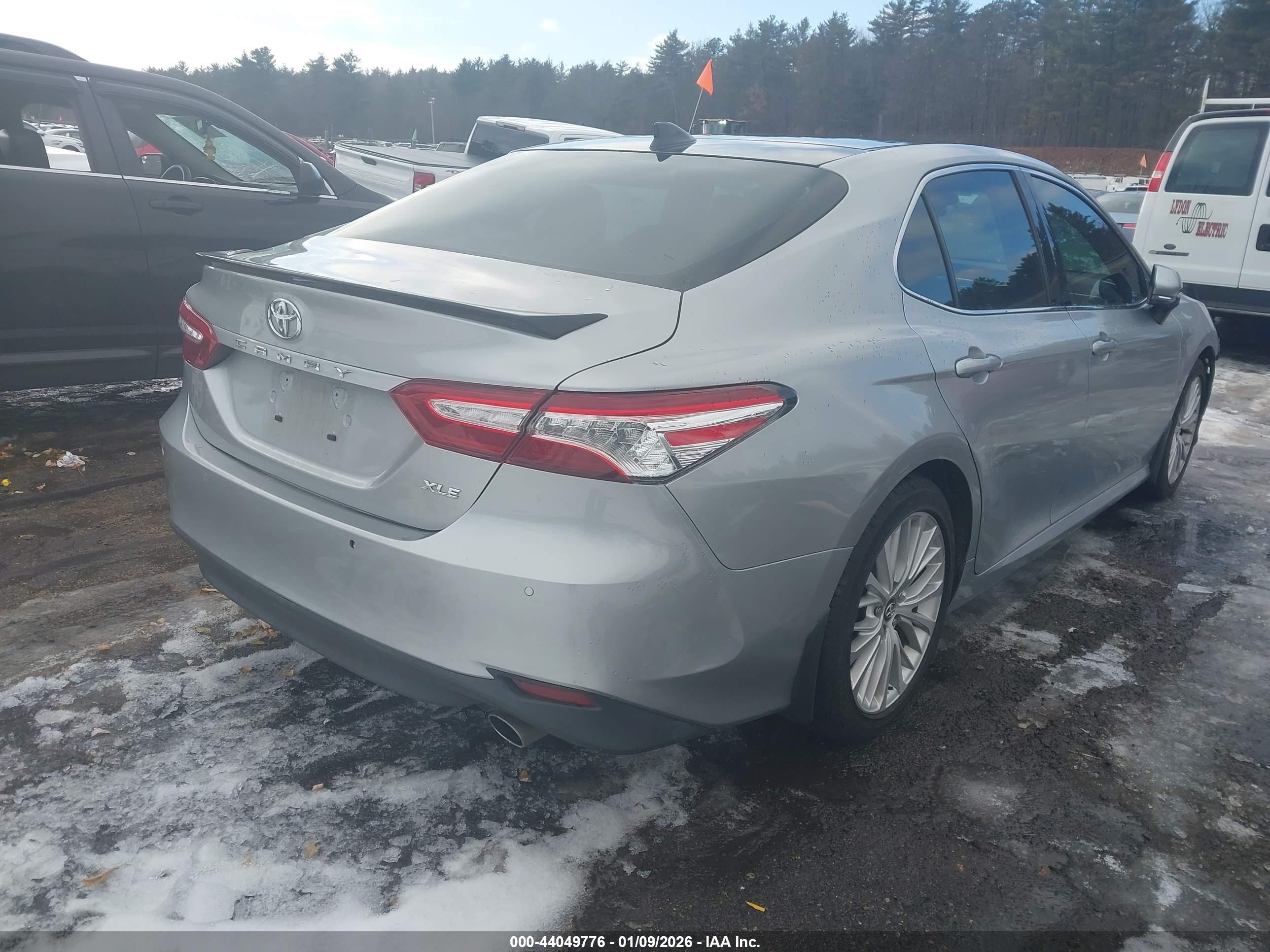TOYOTA CAMRY image 4
