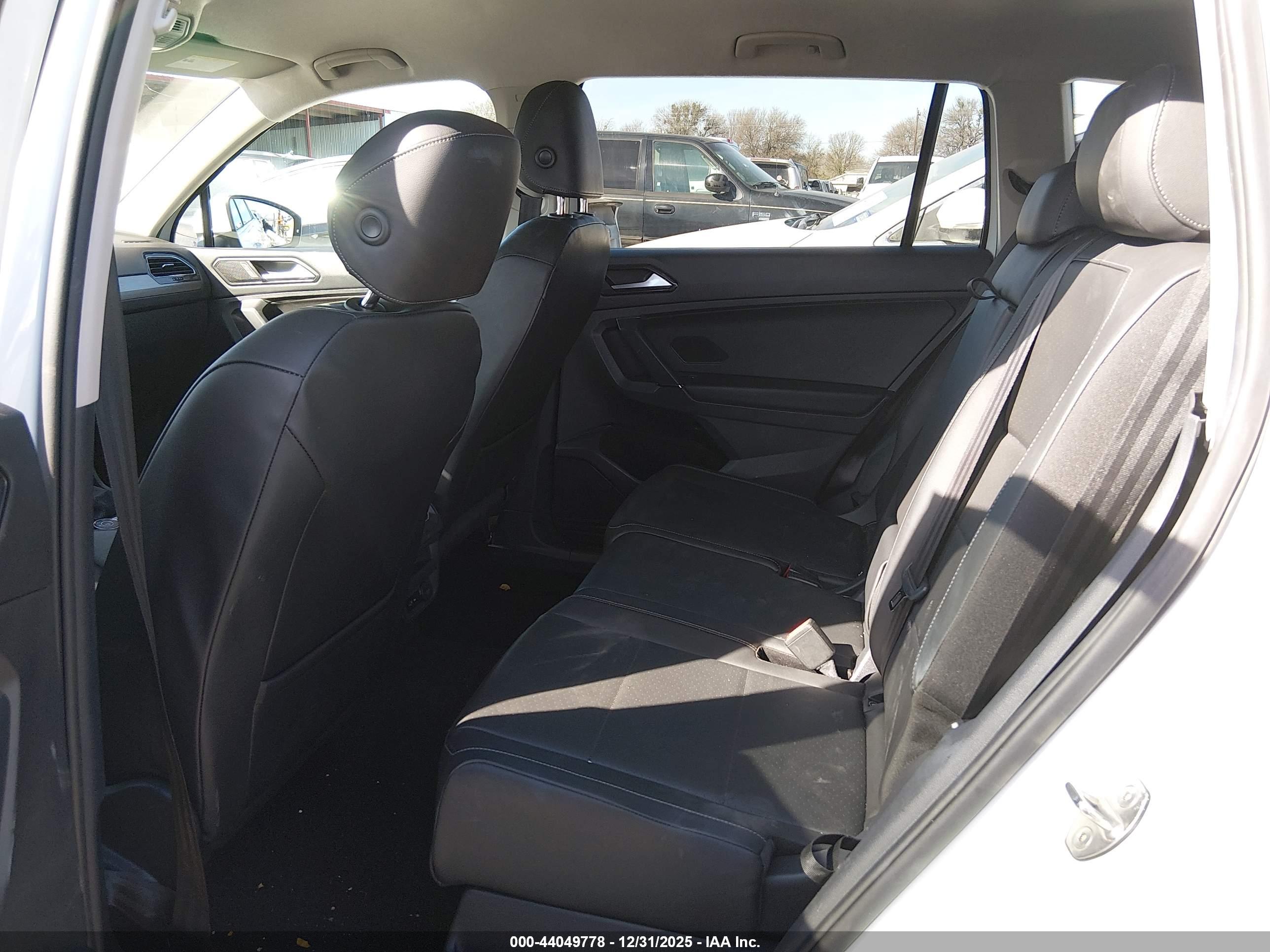 VOLKSWAGEN TIGUAN image 8