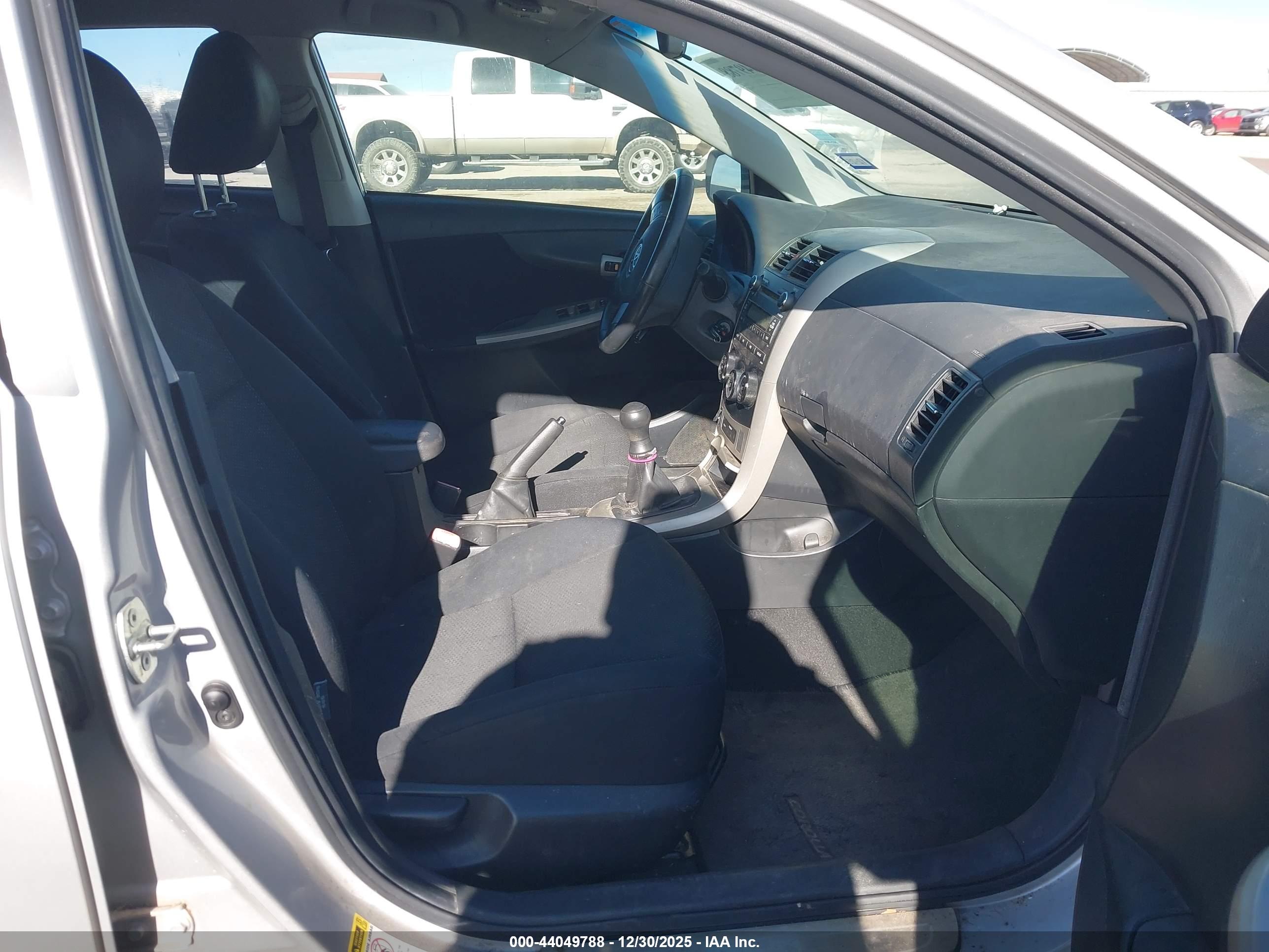 TOYOTA COROLLA image 5