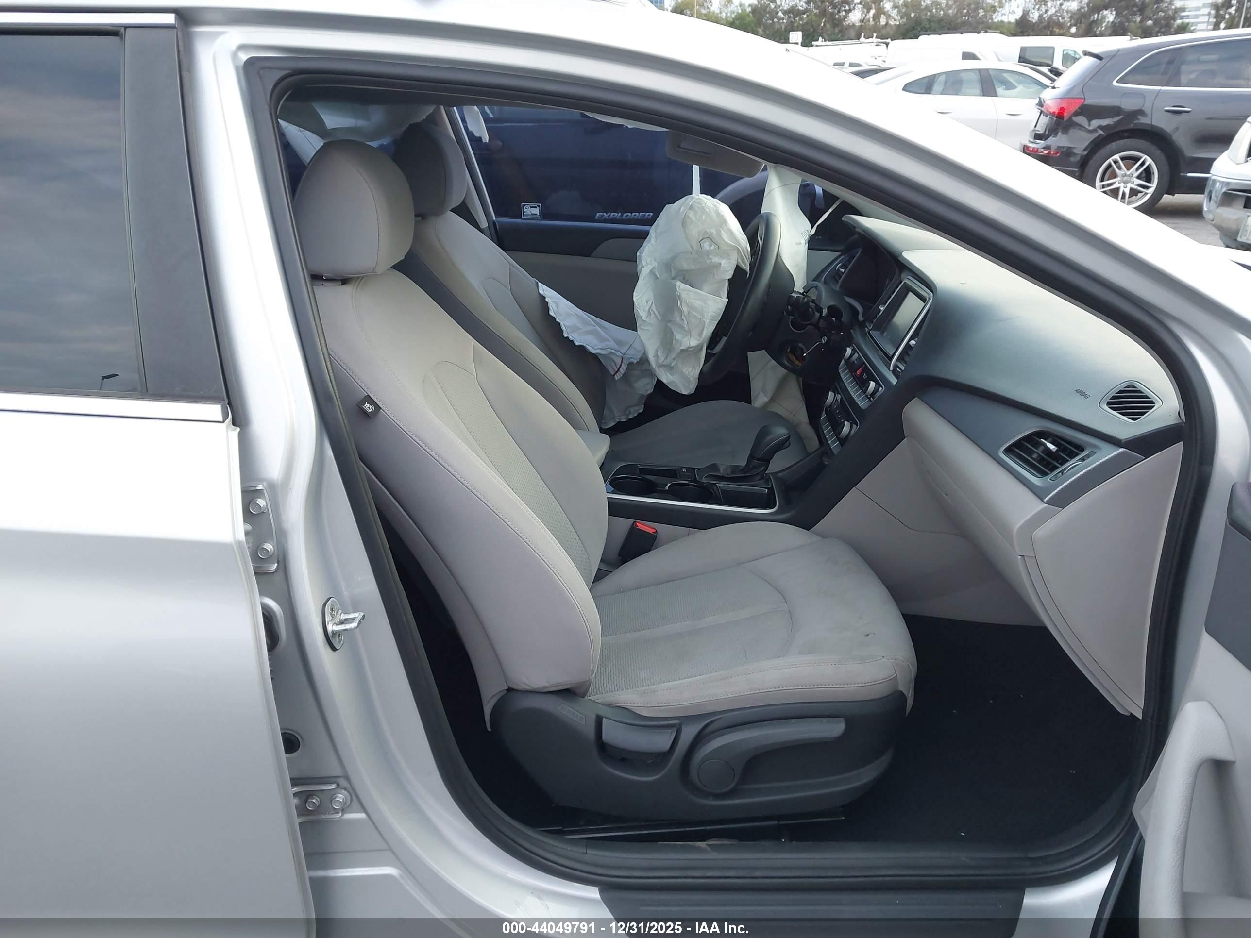 HYUNDAI SONATA image 5