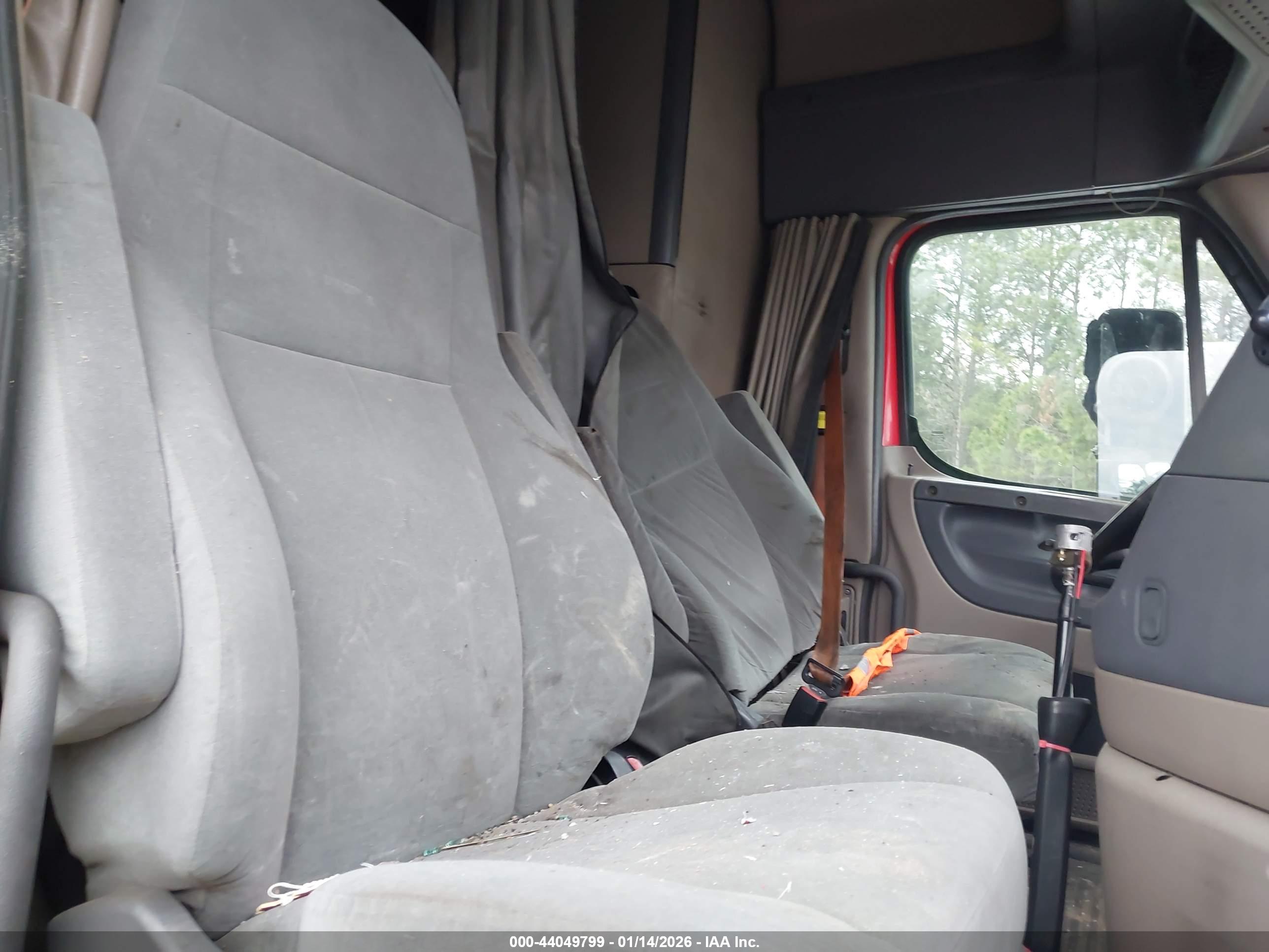FREIGHTLINER CASCADIA image 7