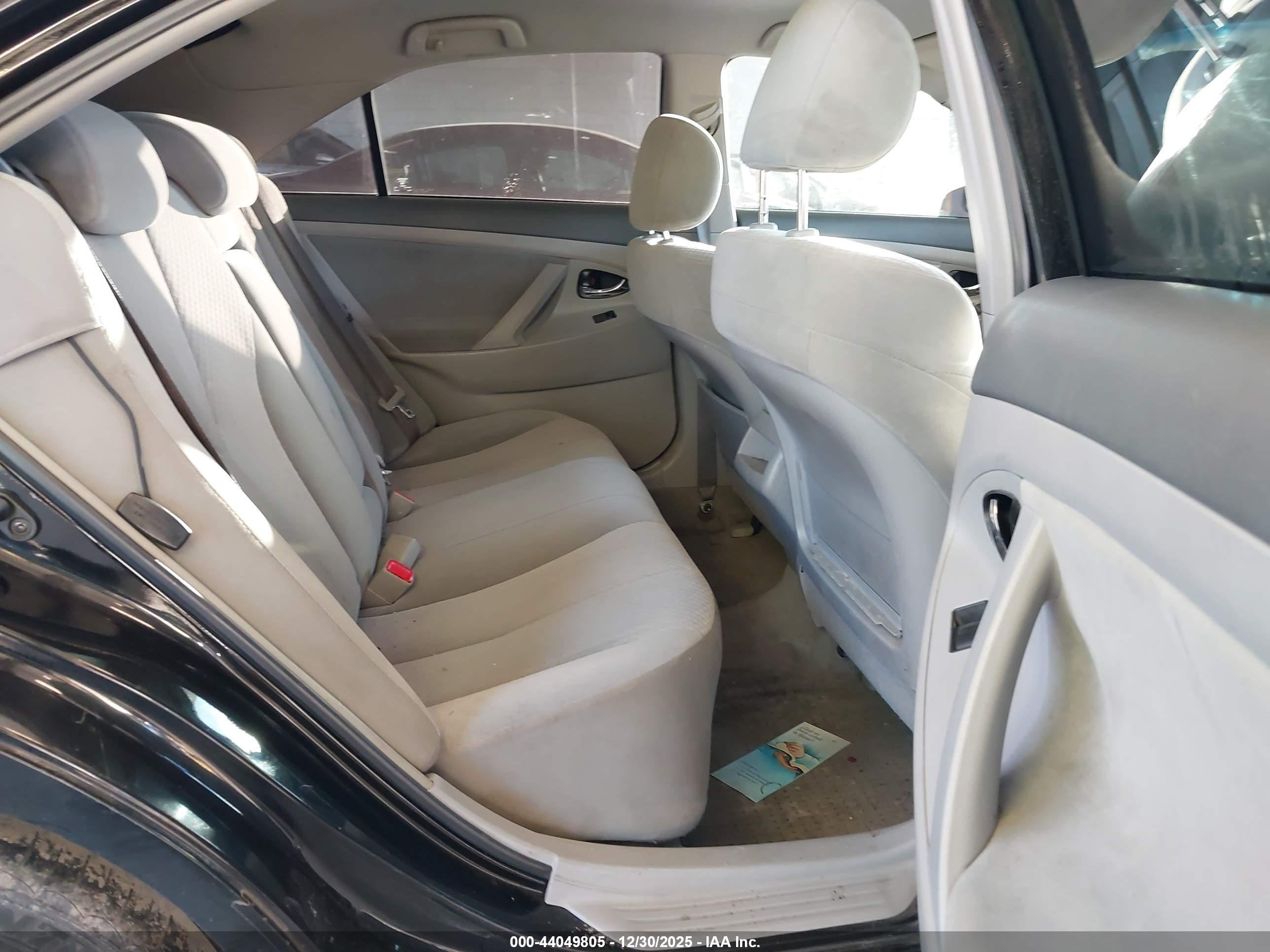 TOYOTA CAMRY image 8