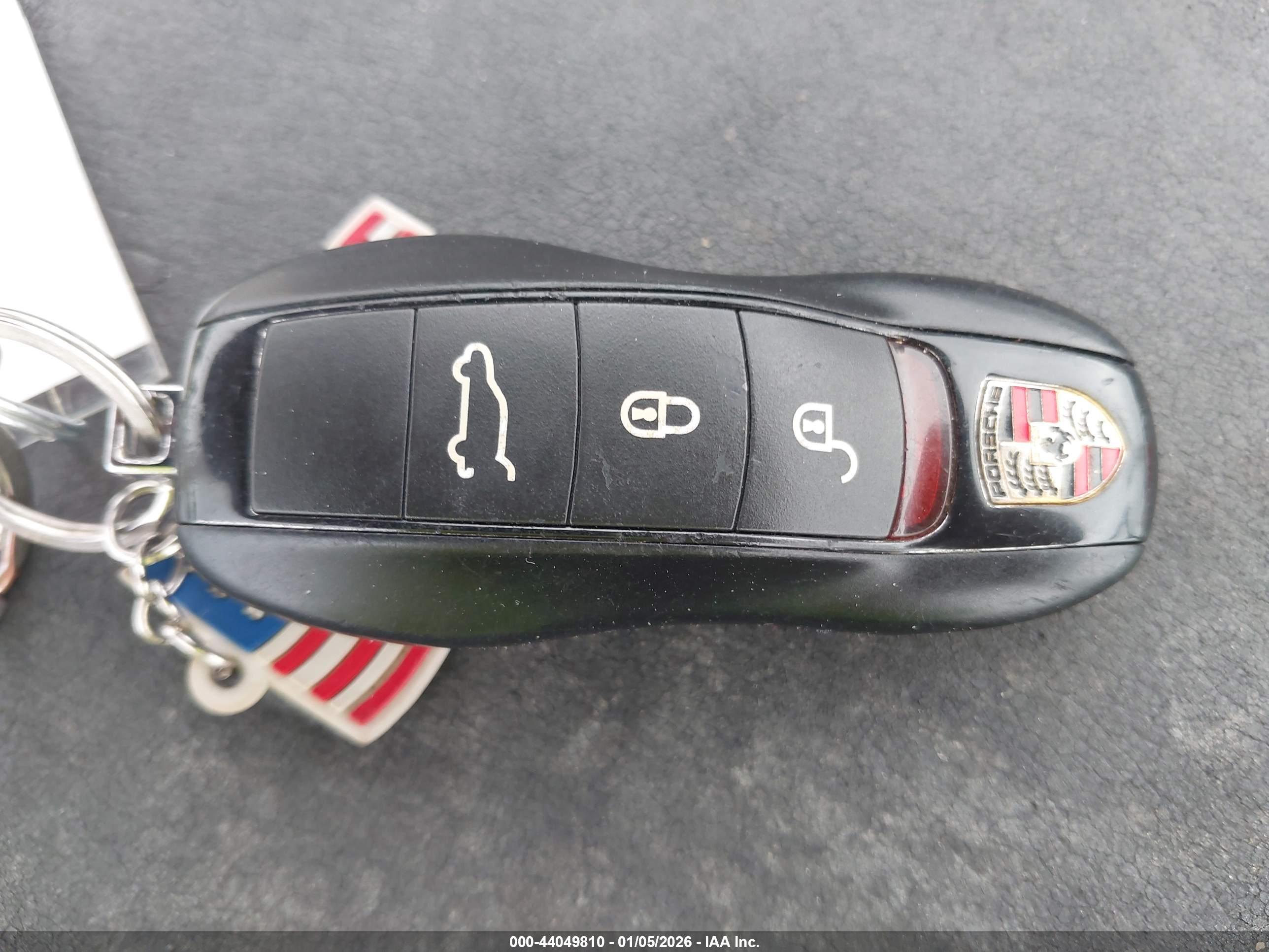 PORSCHE MACAN image 11