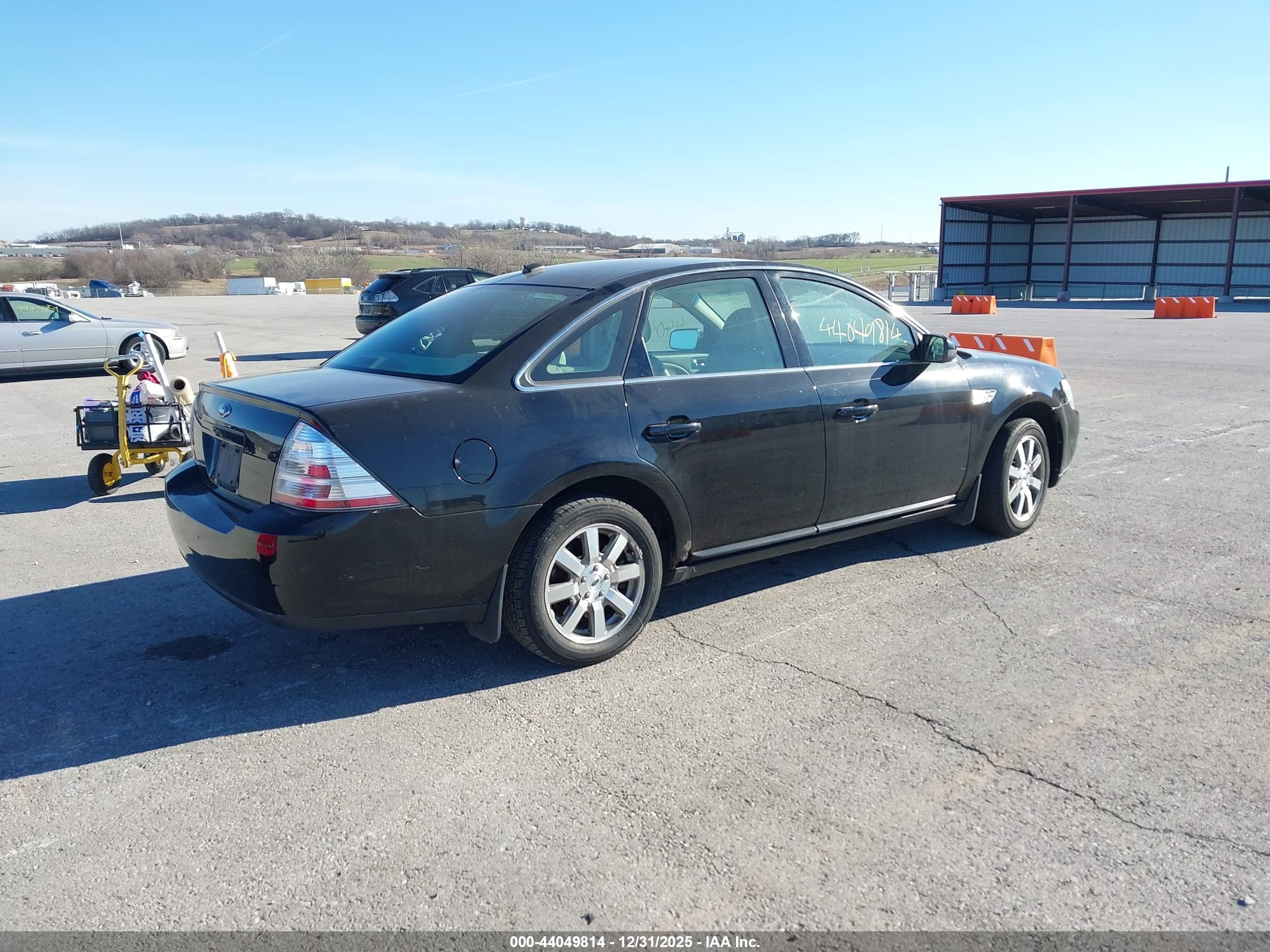 FORD TAURUS image 4