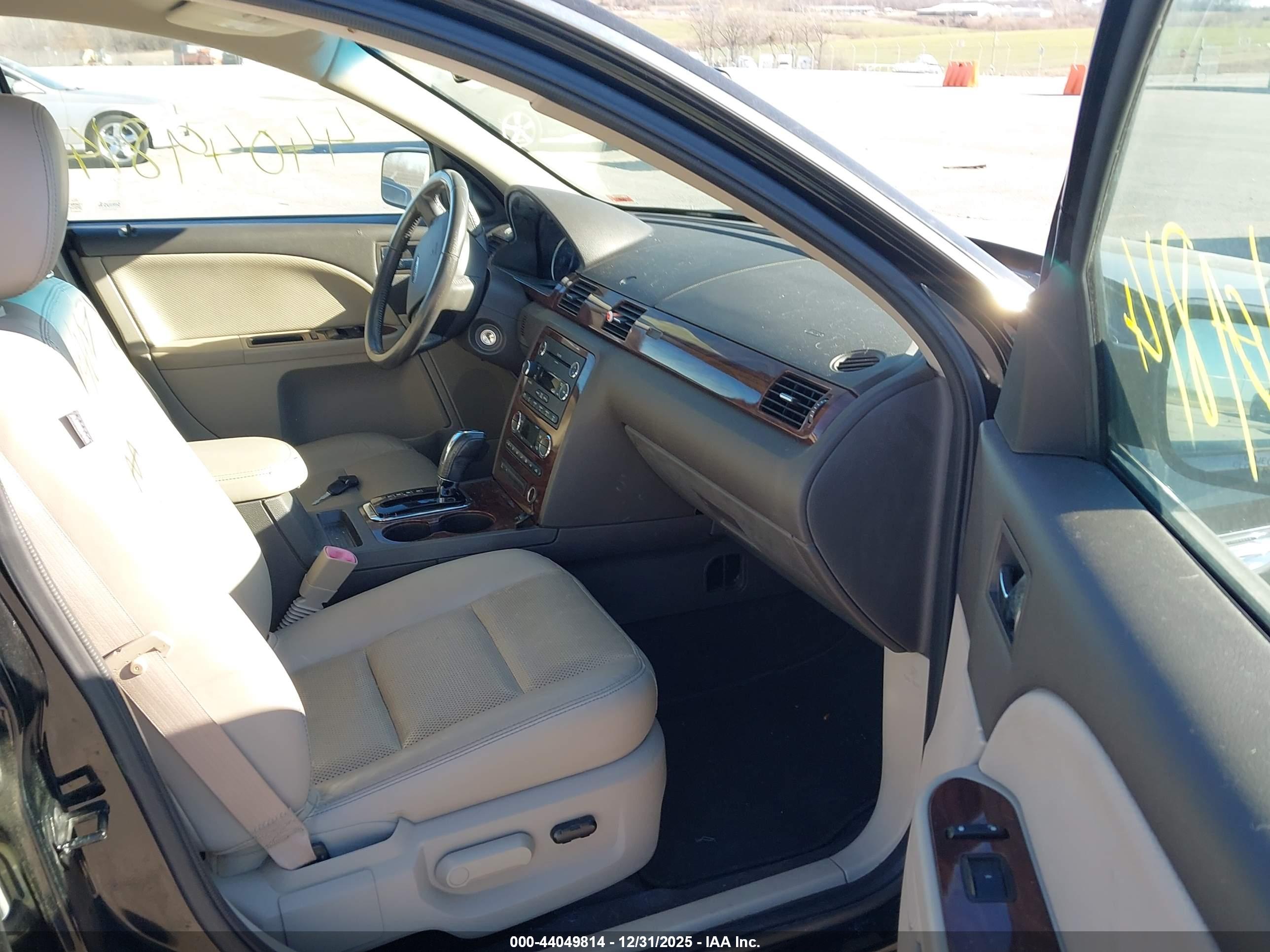 FORD TAURUS image 5