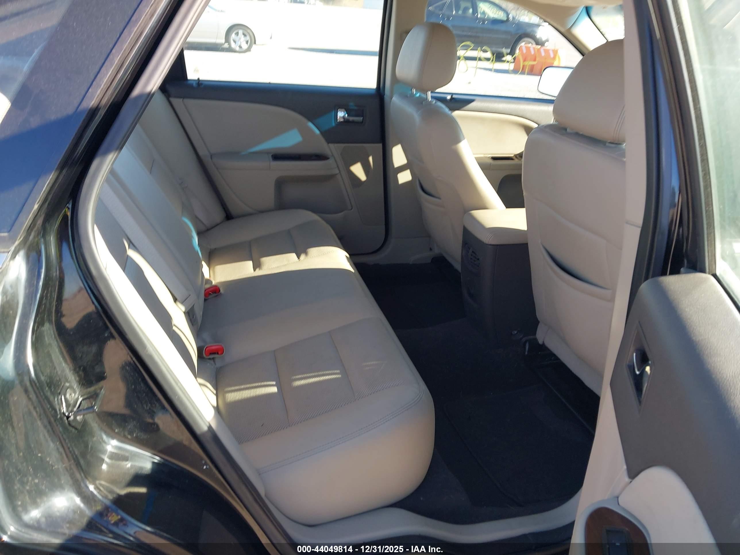 FORD TAURUS image 8