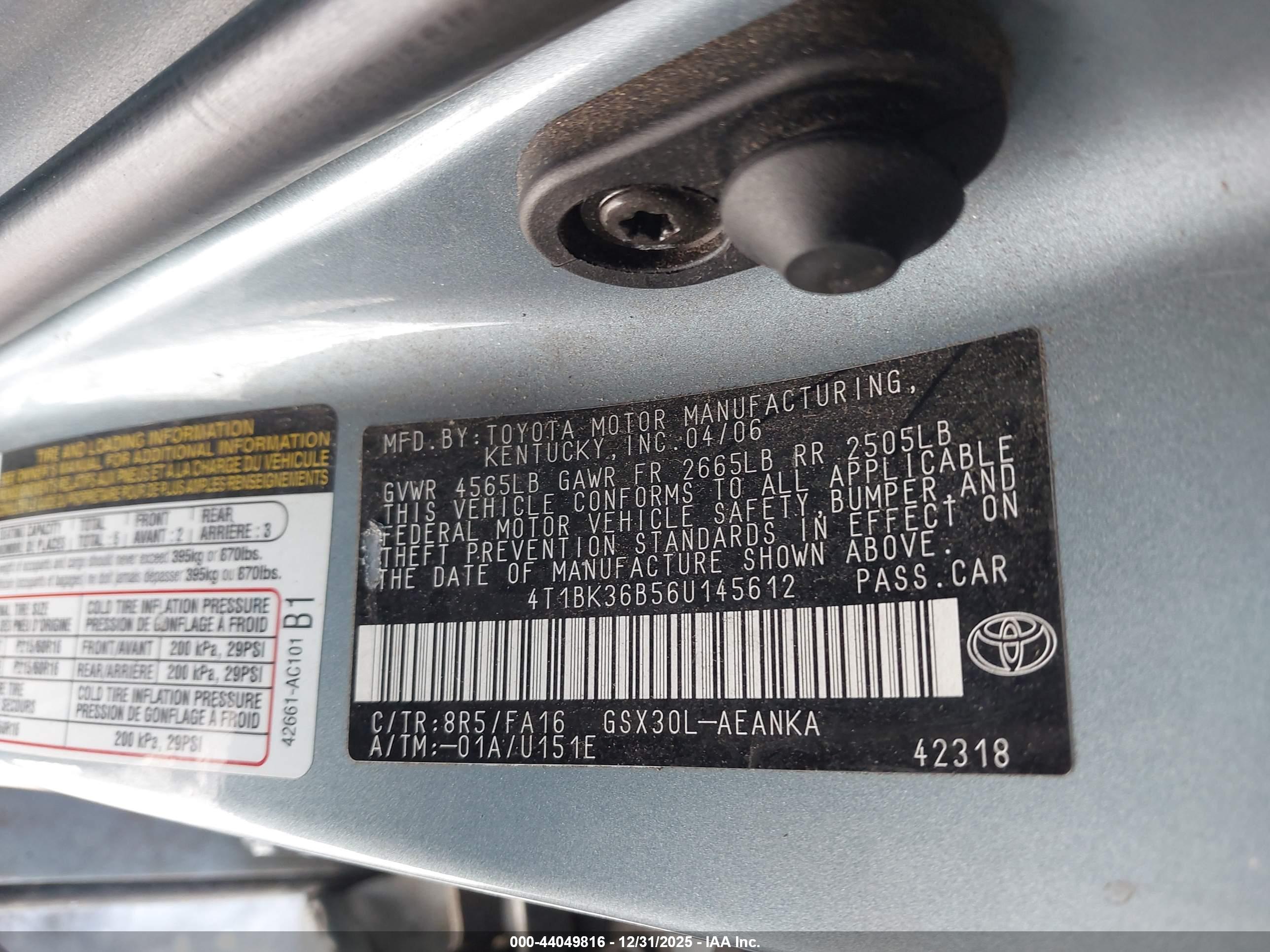 TOYOTA AVALON image 9