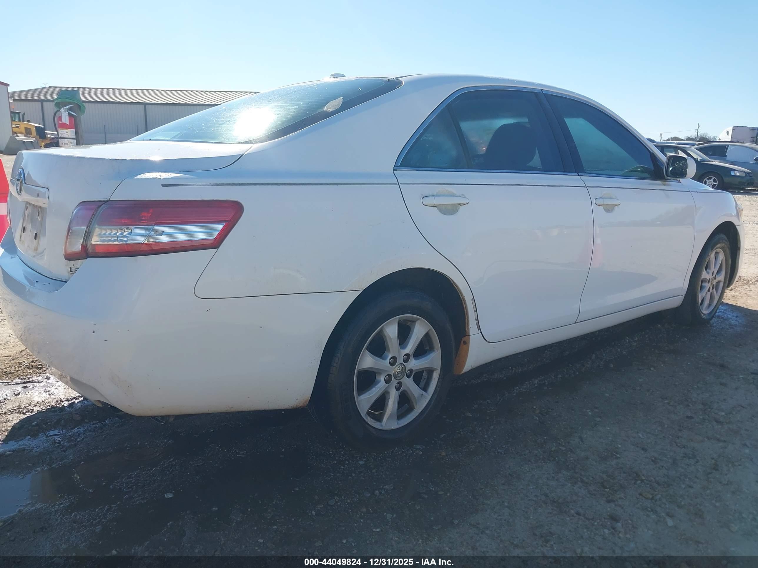 TOYOTA CAMRY image 4