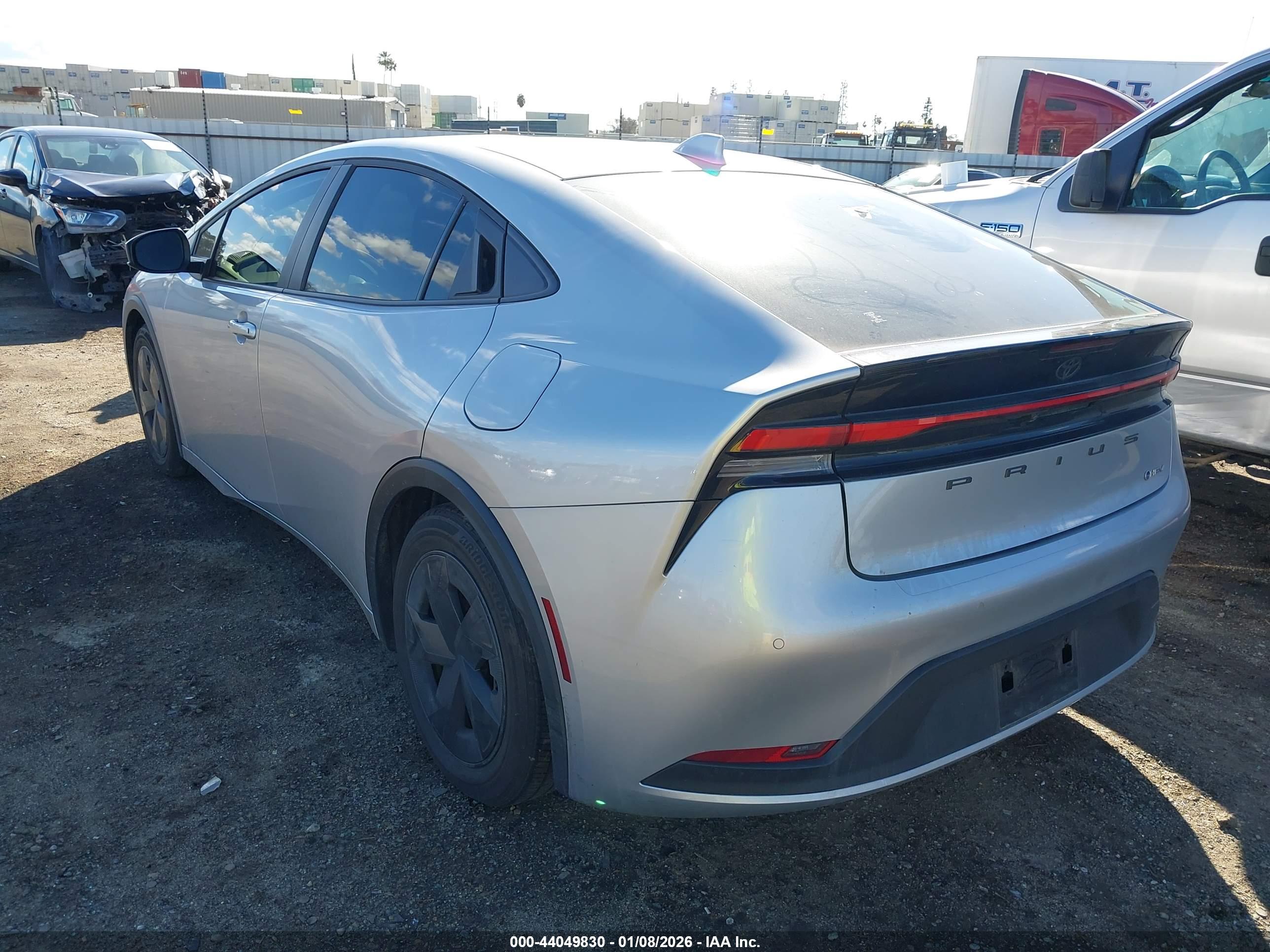 TOYOTA PRIUS image 3