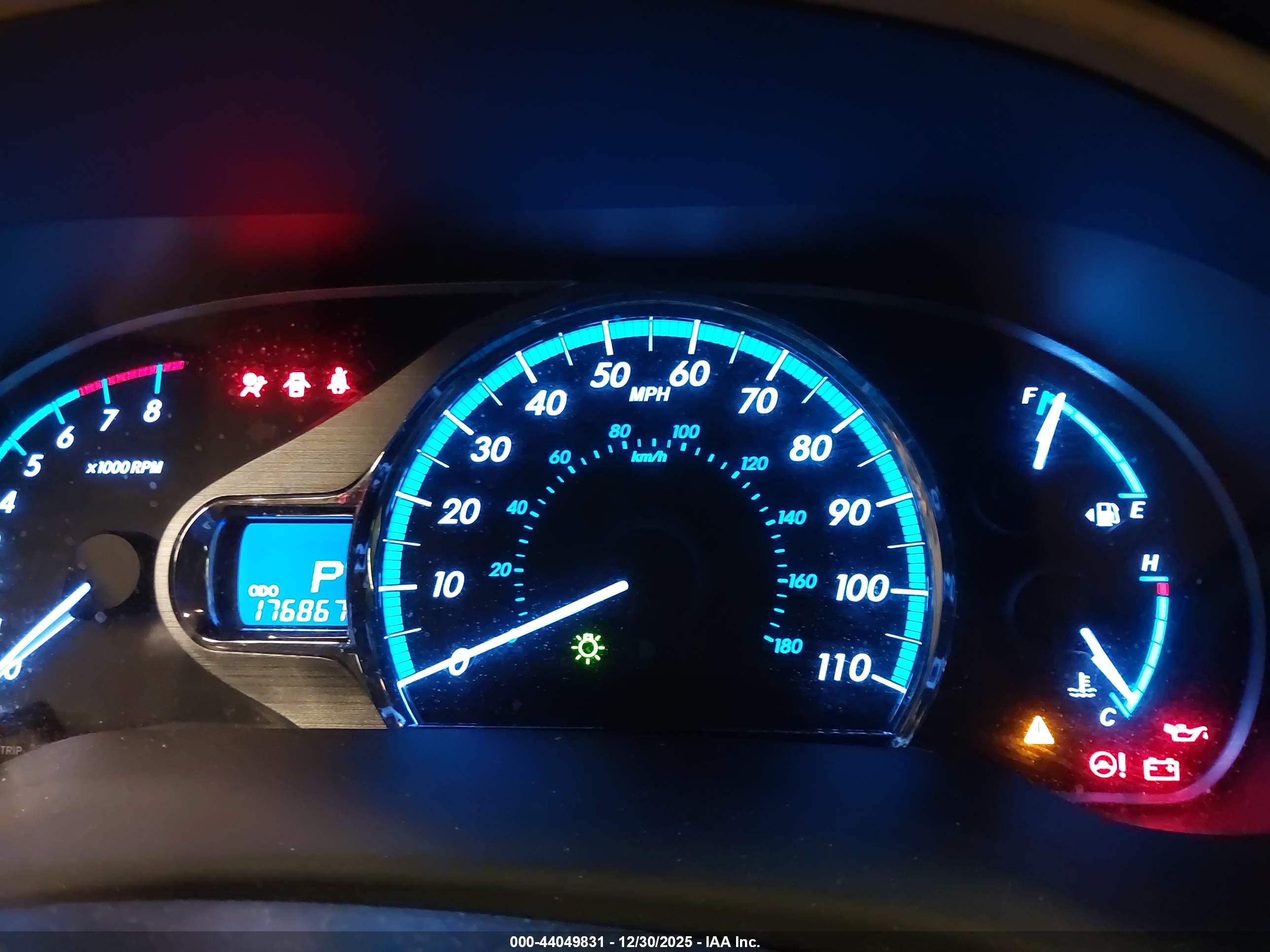 TOYOTA SIENNA image 7