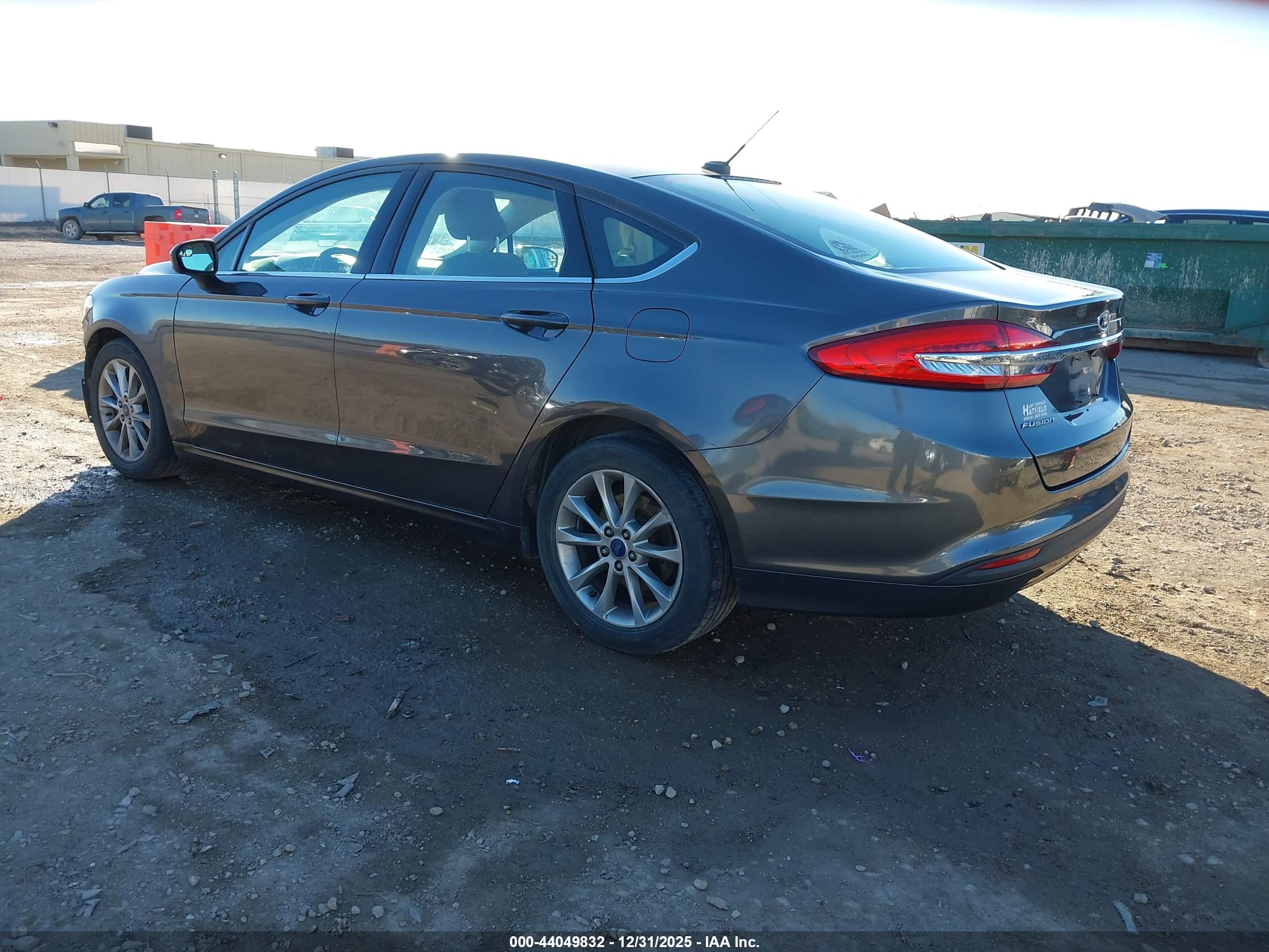 FORD FUSION image 3
